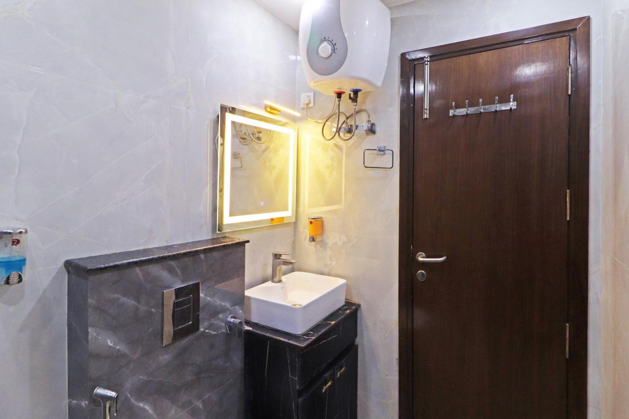 Samrat Residency 10 Mints Walking Distance Nizamuddin Railway Station Hotel Nova Deli