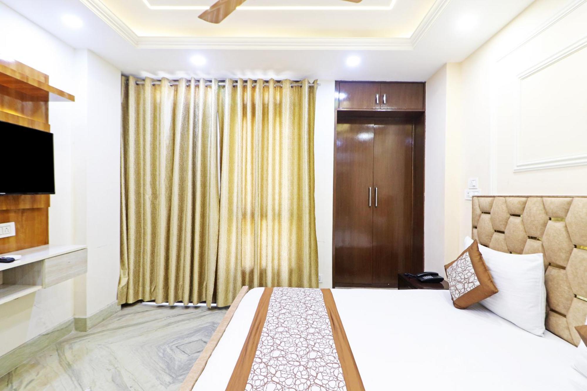 Samrat Residency 10 Mints Walking Distance Nizamuddin Railway Station Nova Deli