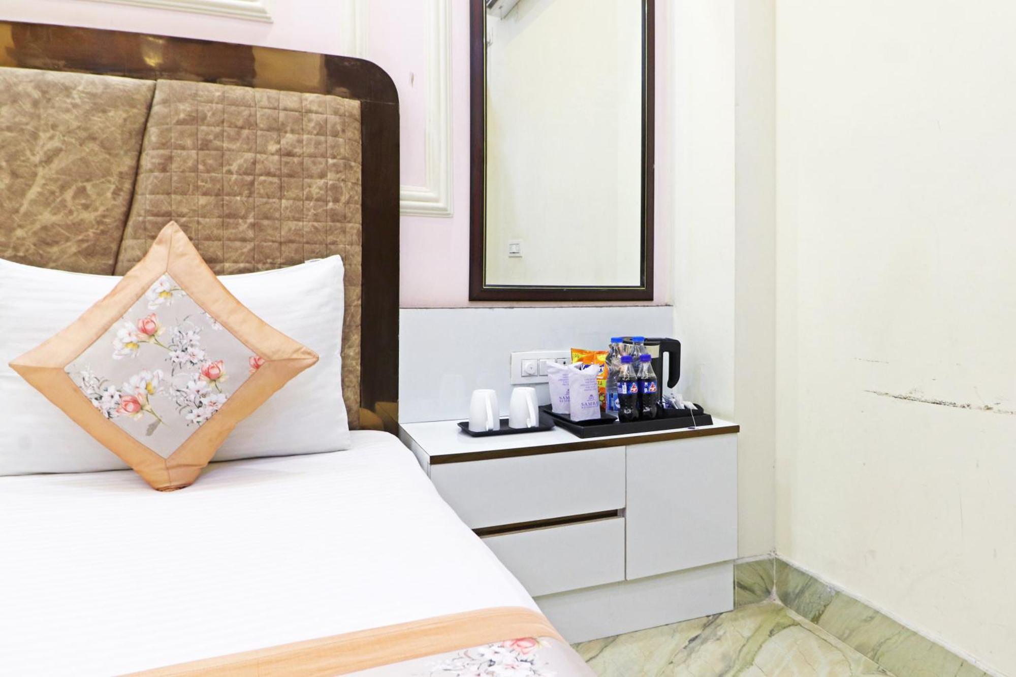 Samrat Residency 10 Mints Walking Distance Nizamuddin Railway Station Hotel 4*