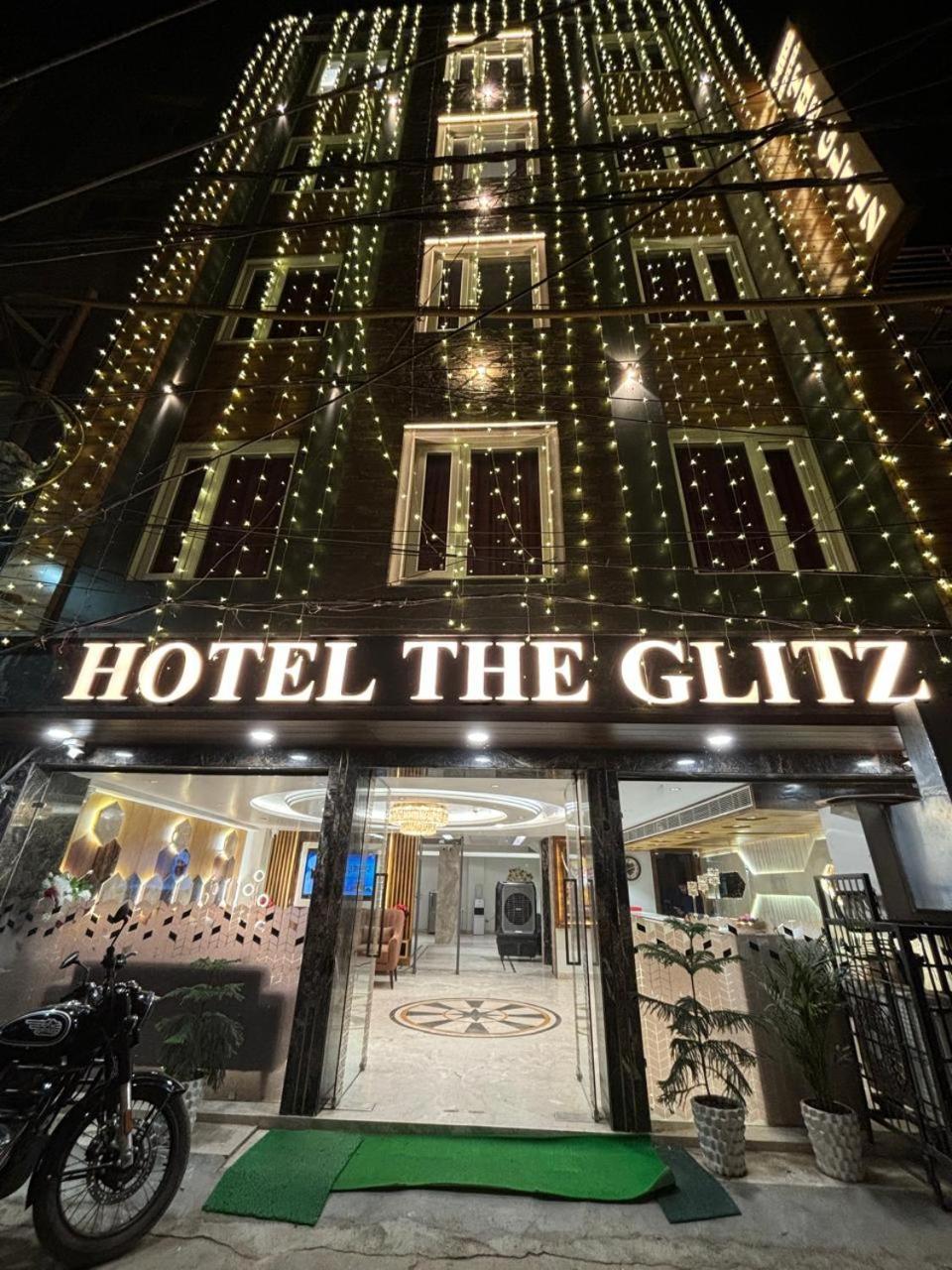 Glitz - Walk In From Railway Station Nova Deli