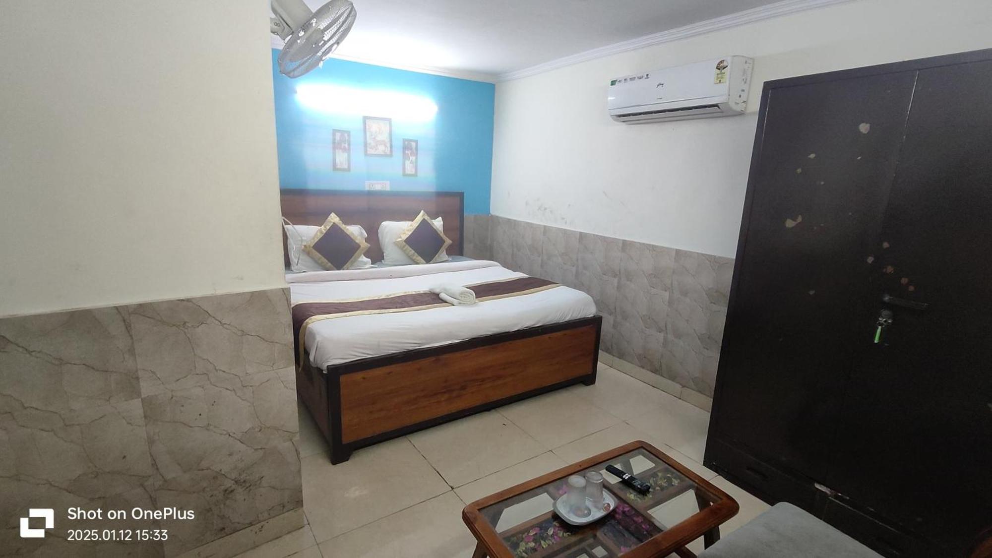Hotel Hotel Moon Chanakyapuri Satya Niketan- Couple Friendly 3*