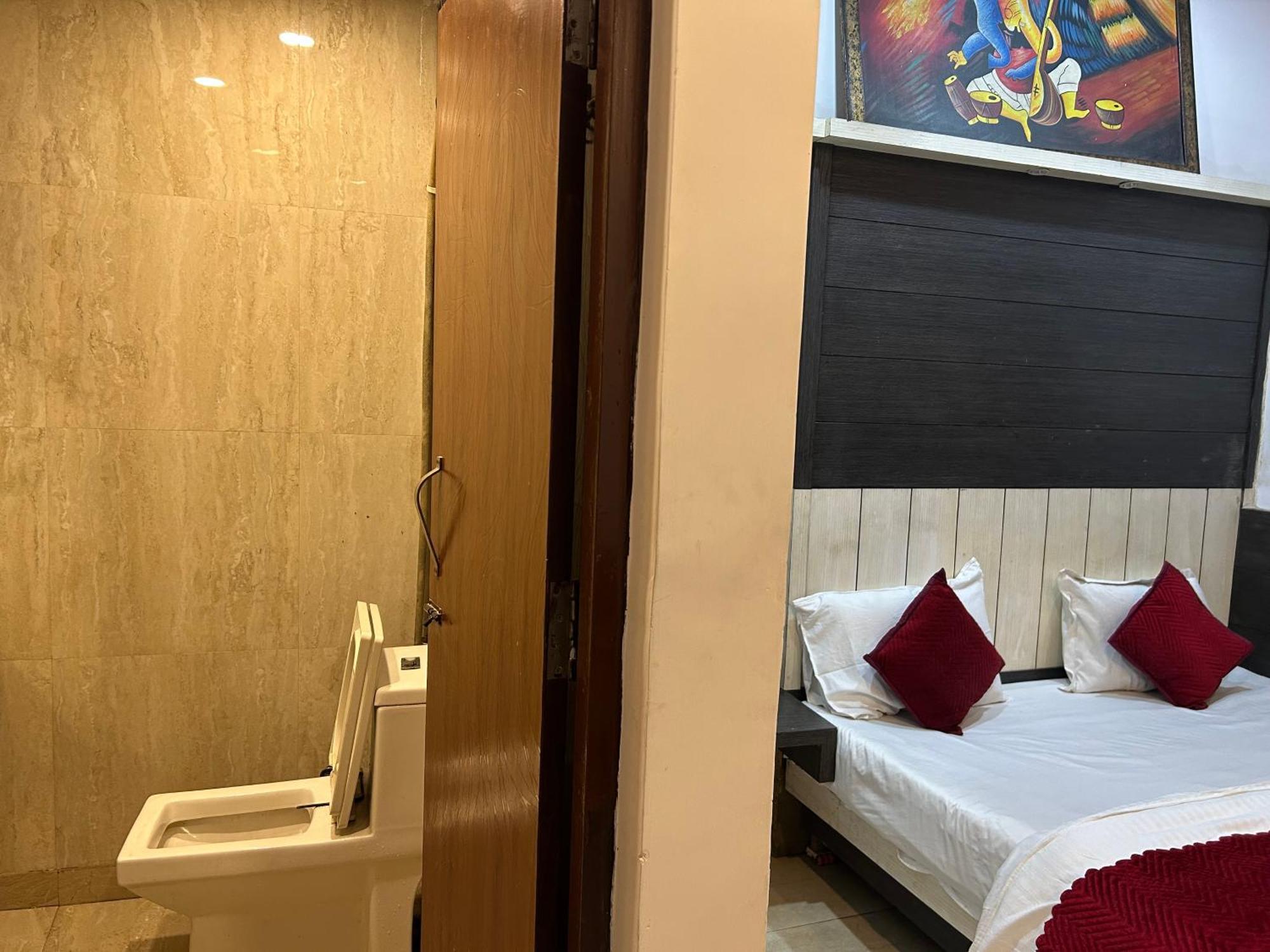 Guest house Hotel Shree Guru At New Delhi Railway Station *