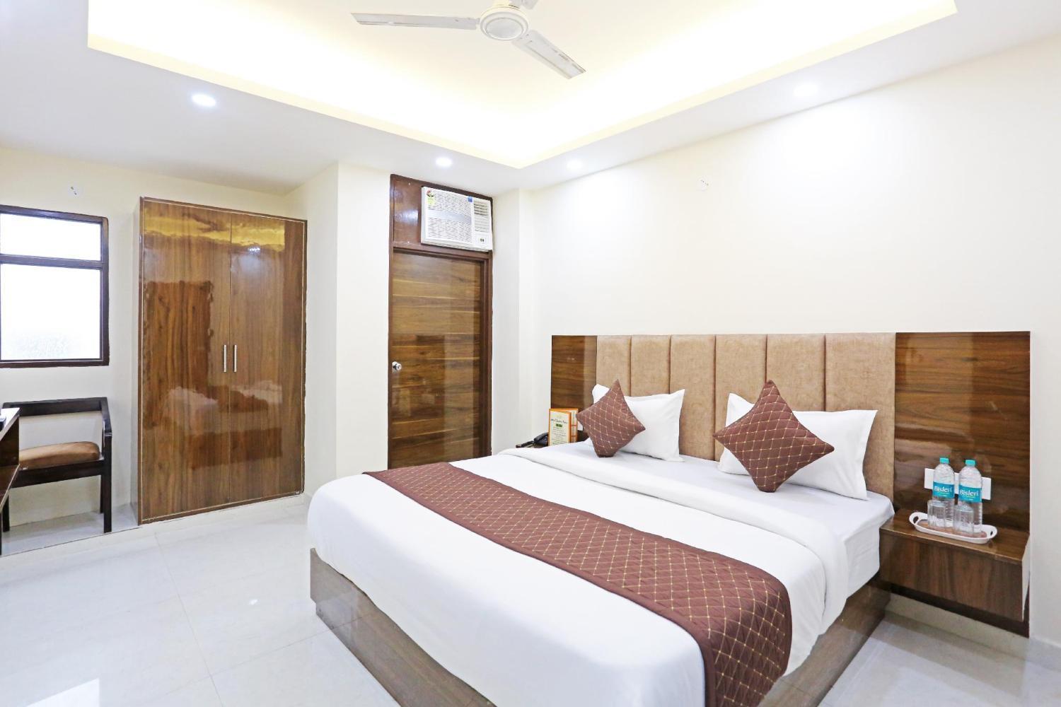Vijaydeep Place Near Delhi Airport Hotel