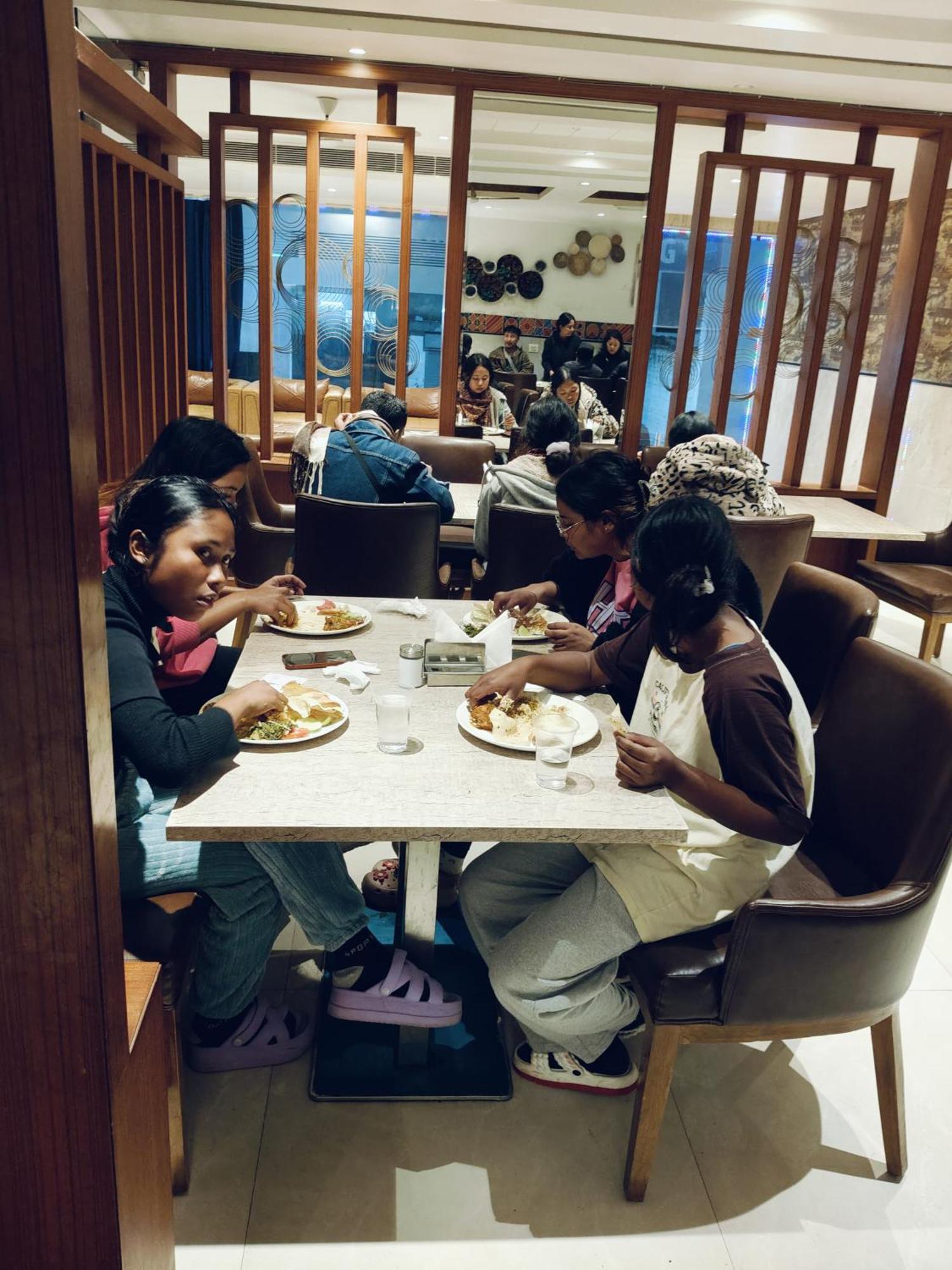 Hotel Hotel The Almora By Rs Global Near By Delhi International Airport With - Free Airport Drop