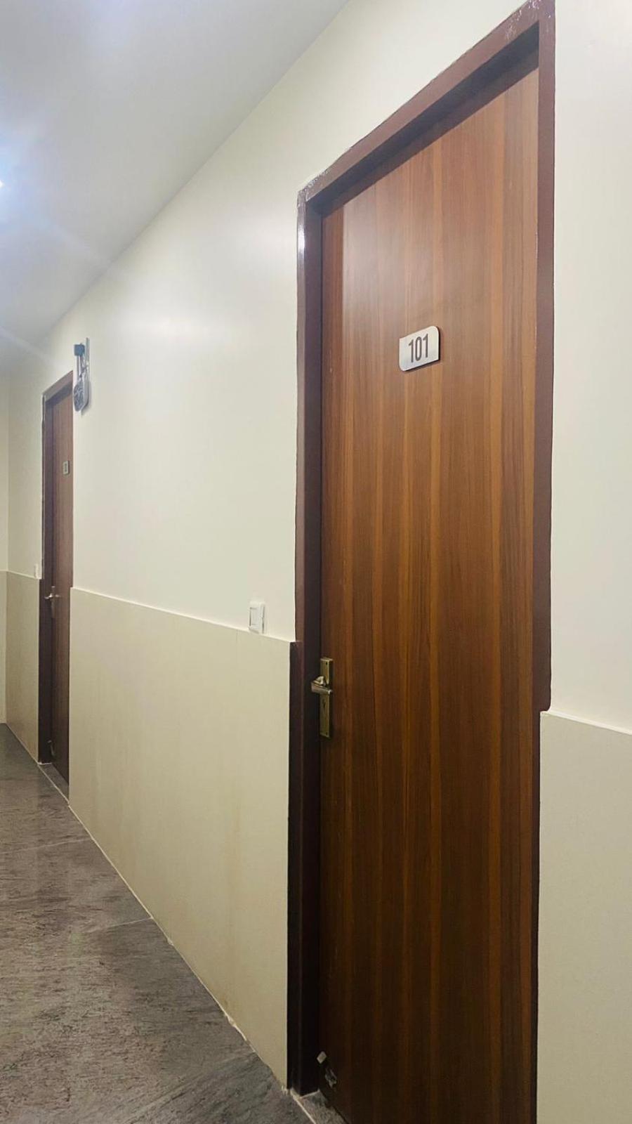 Pearl Crown Bed & Breakfast New Delhi
