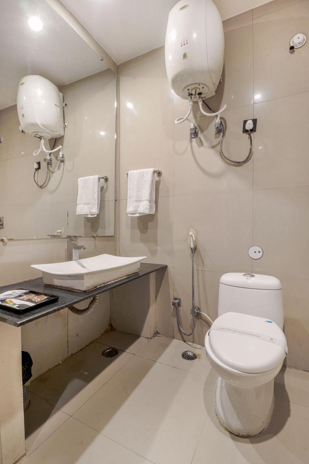 Apartment Mg Residency - Rohini Sec 17