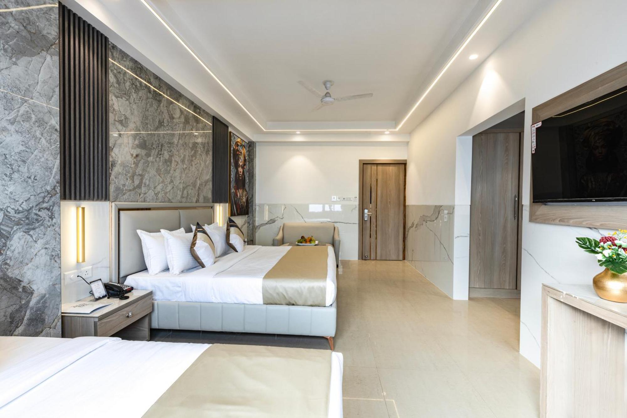 The Orion Era - Delhi Airport Hotel
