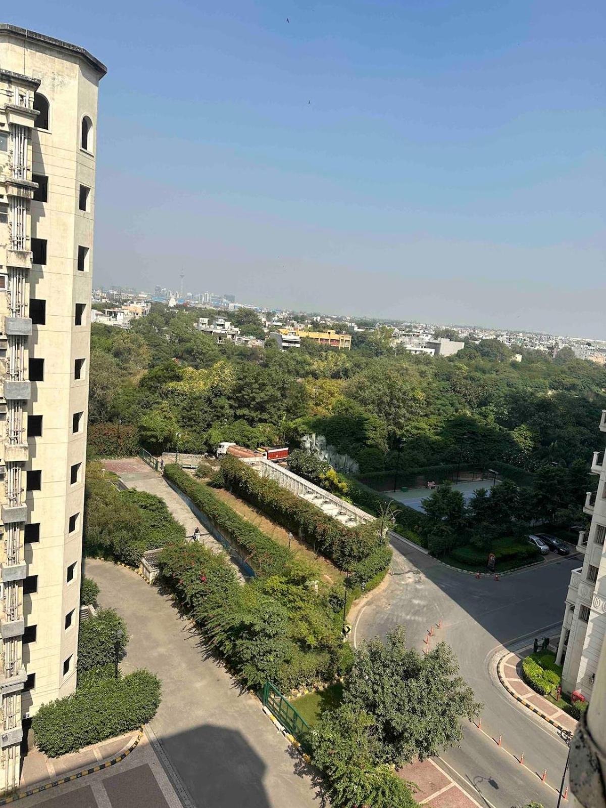 Executive In Dlf Midtown West Delhi Apartment *