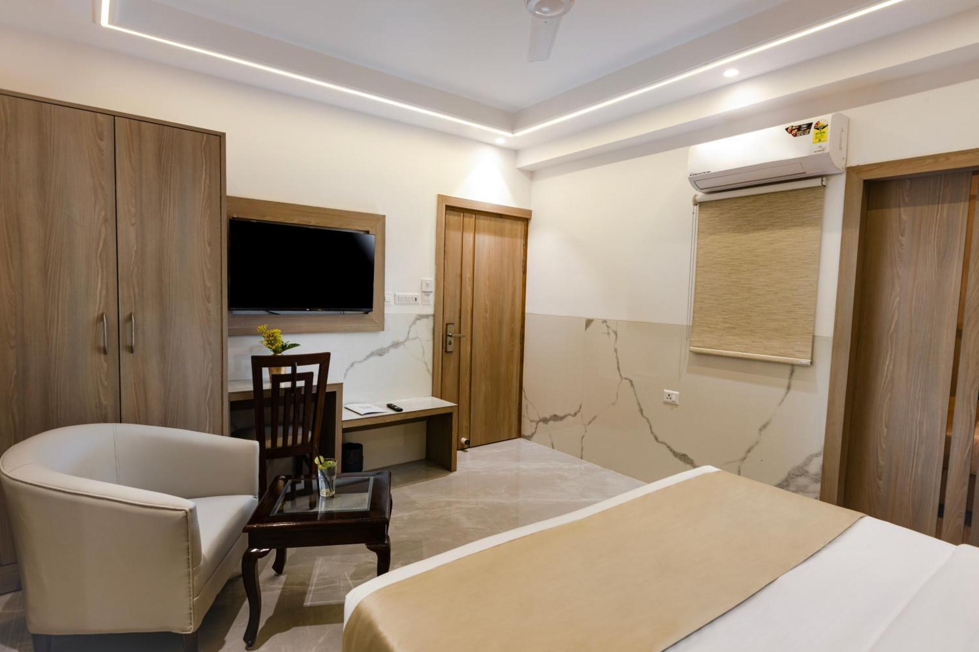 The Orion Era - Delhi Airport Hotel 4*