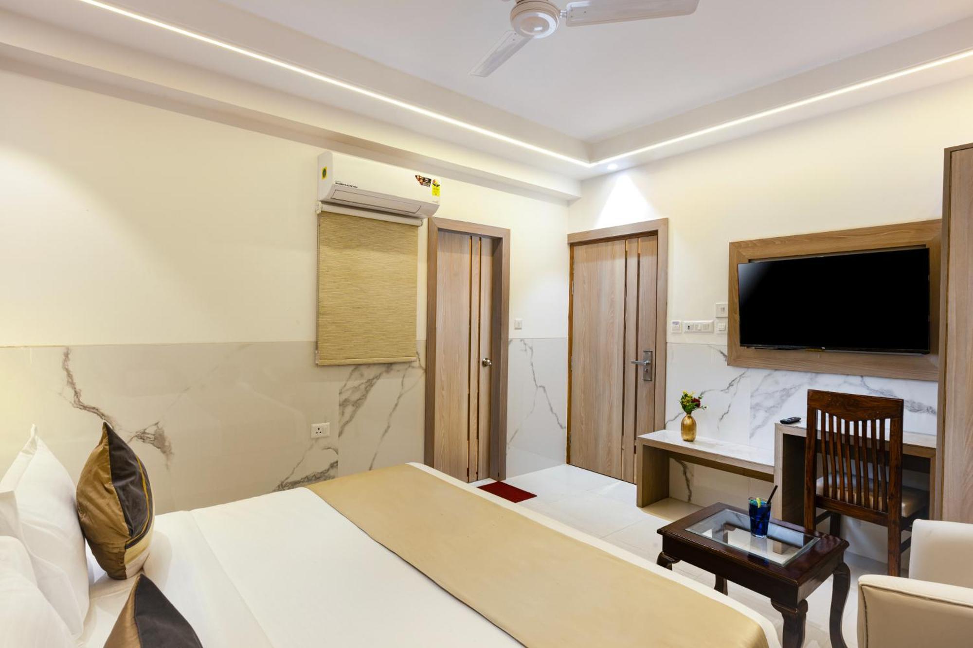 The Orion Era - Delhi Airport Hotel