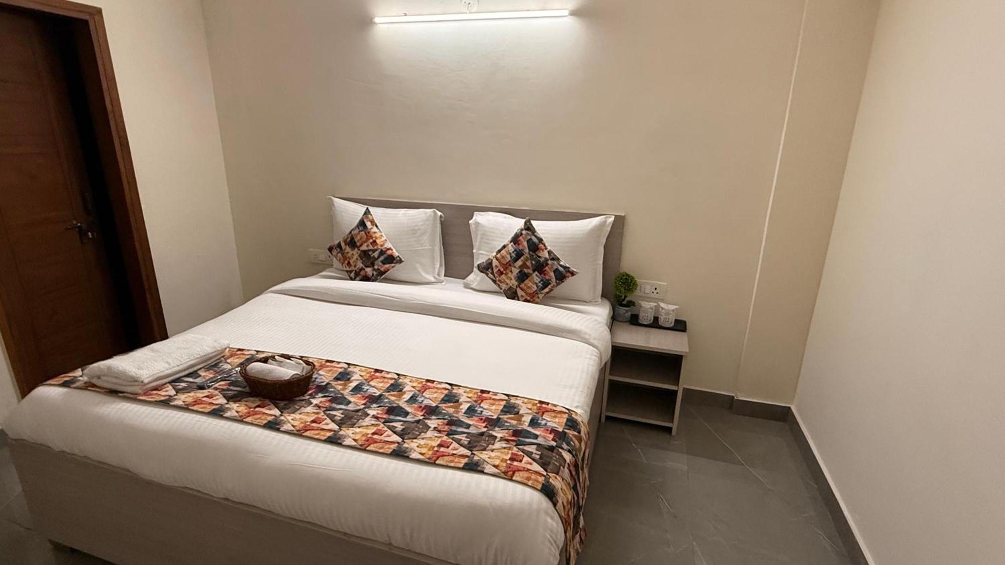 Ivaan Homes Opposite To Iskcon Temple East Of Kailash 3*