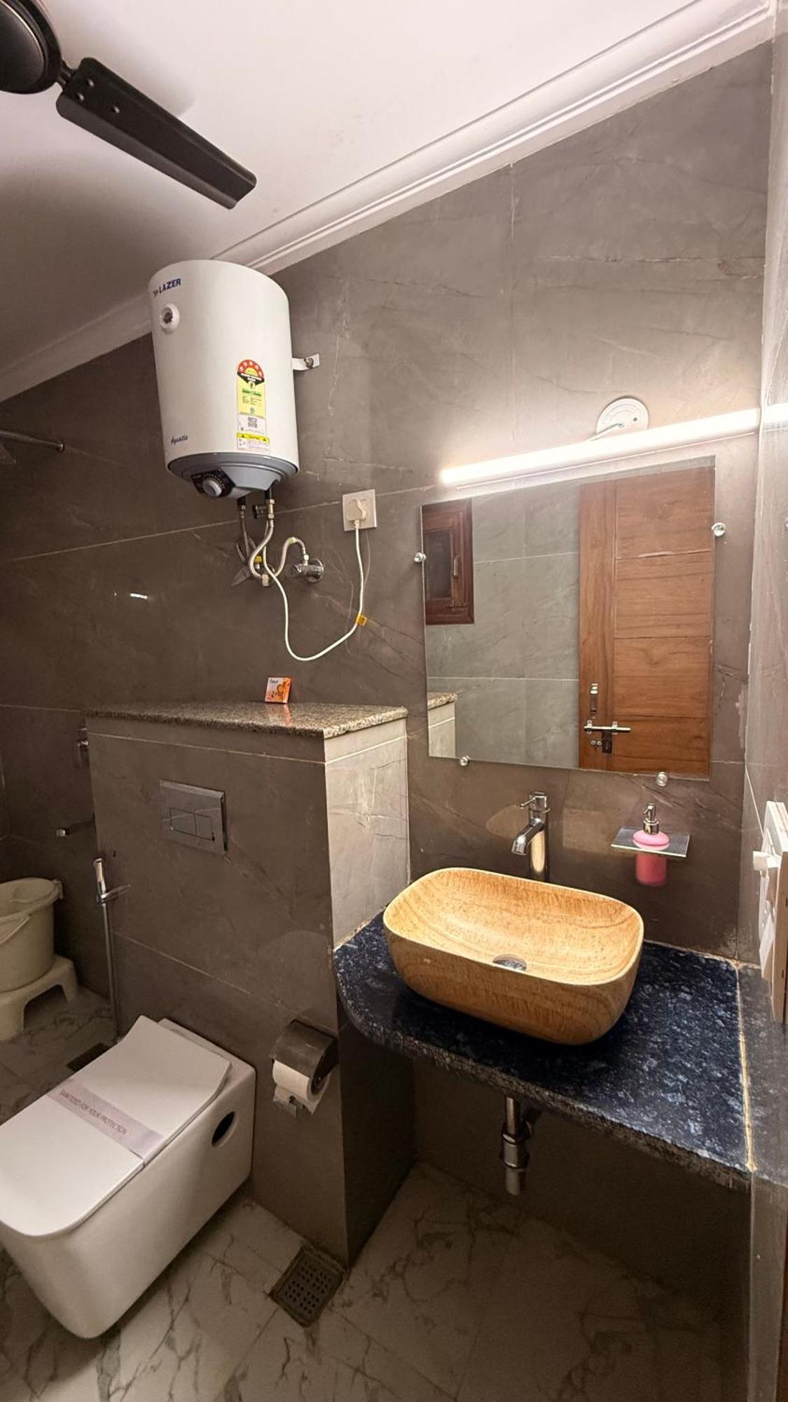 Ivaan Homes Opposite To Iskcon Temple East Of Kailash Hotel 3*