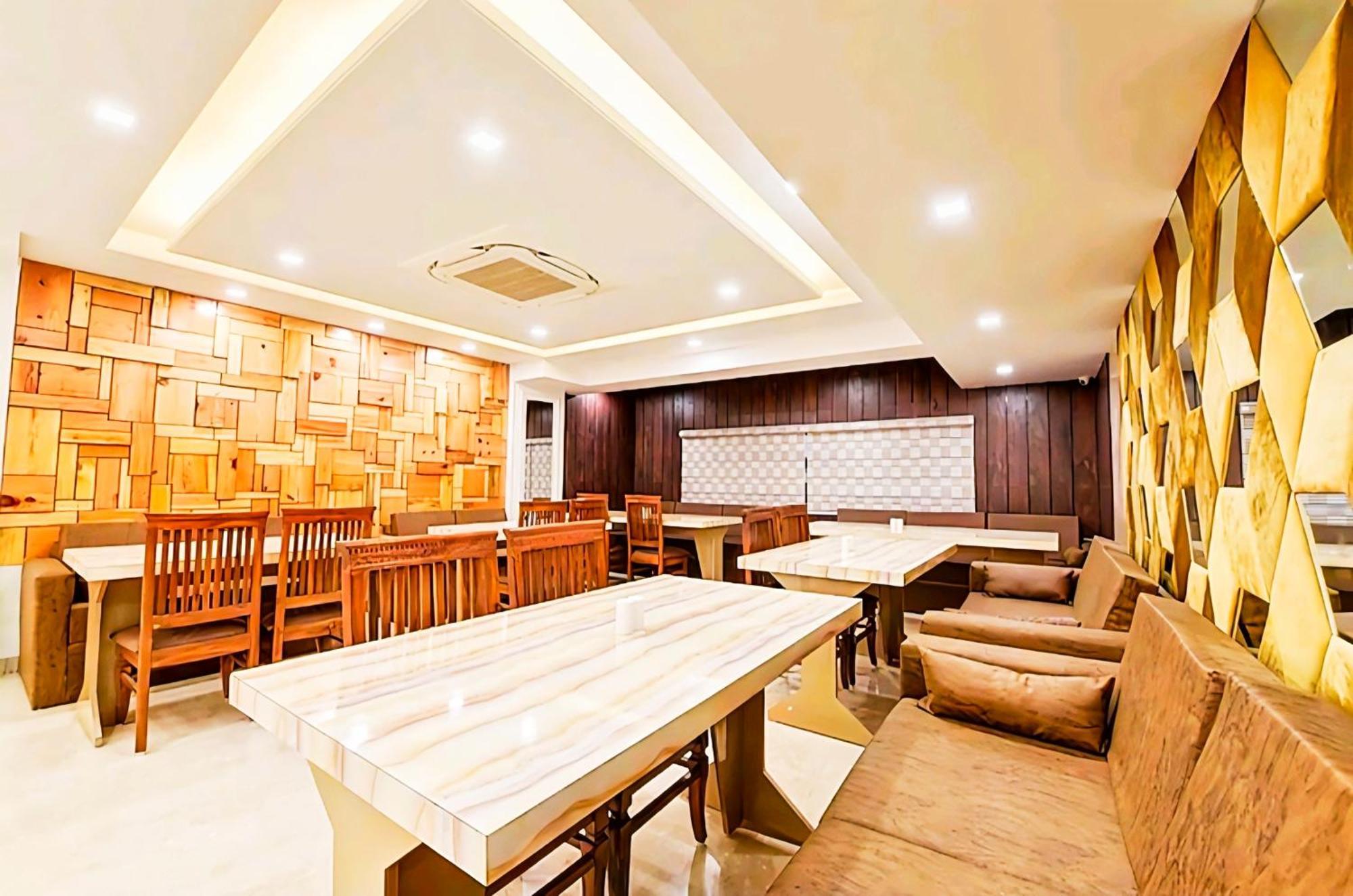 Shiva International Near By Igi Airport Guest house New Delhi