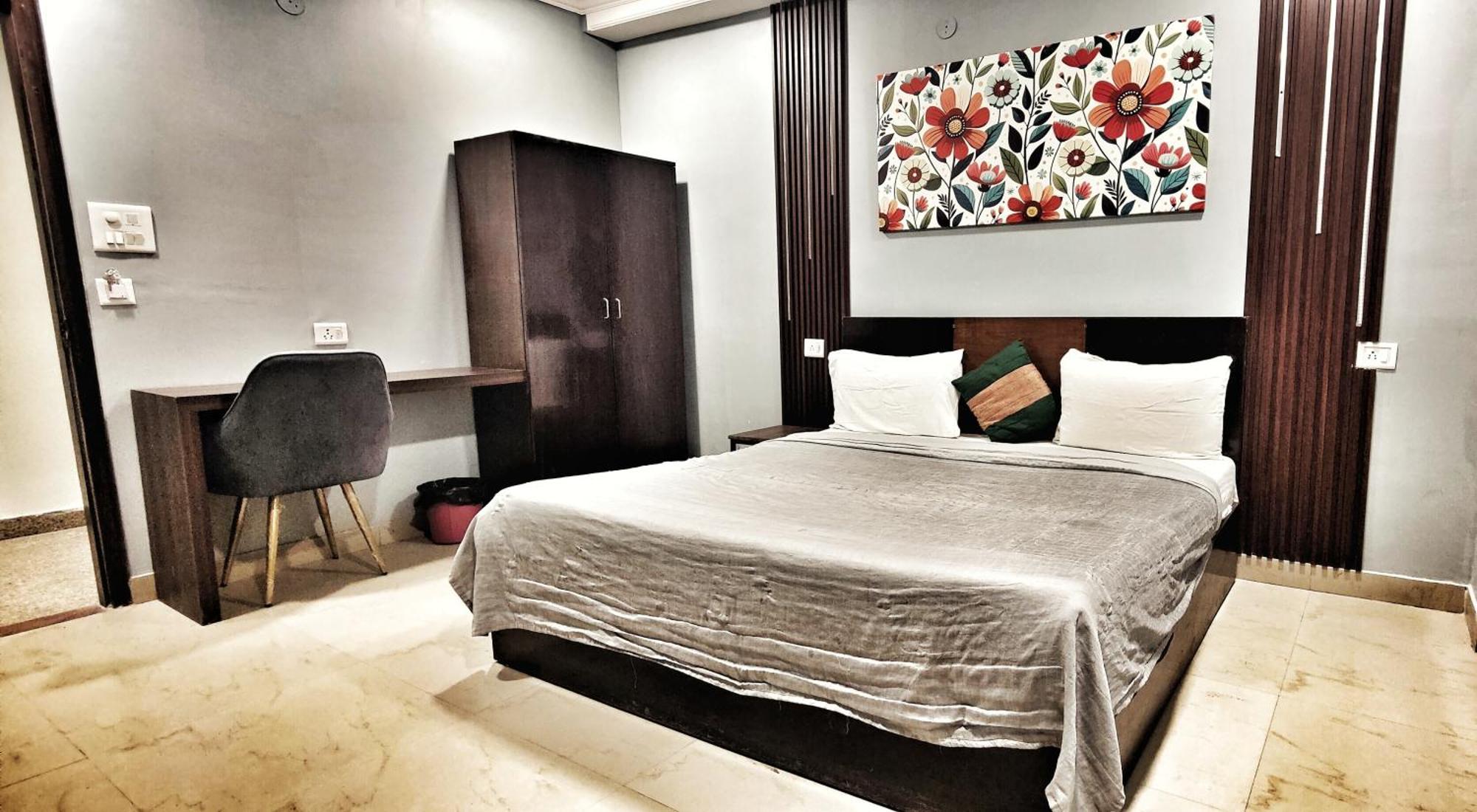 Aditya Delhi Airport Hotel 3*