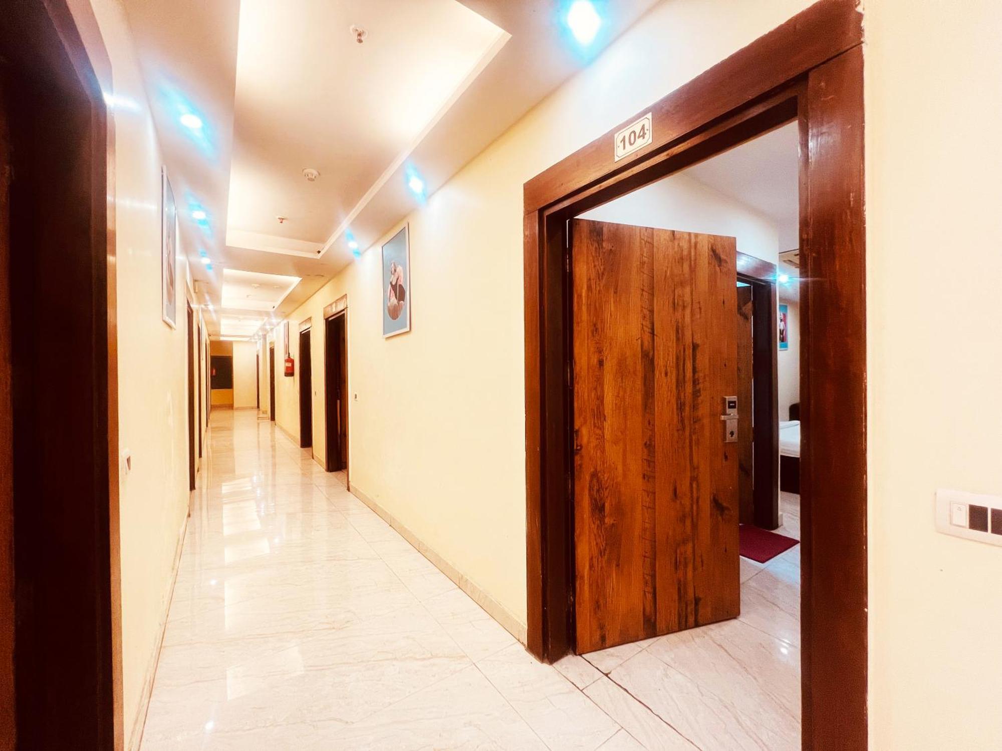 Lagoona And Banquet Hall Hotel
