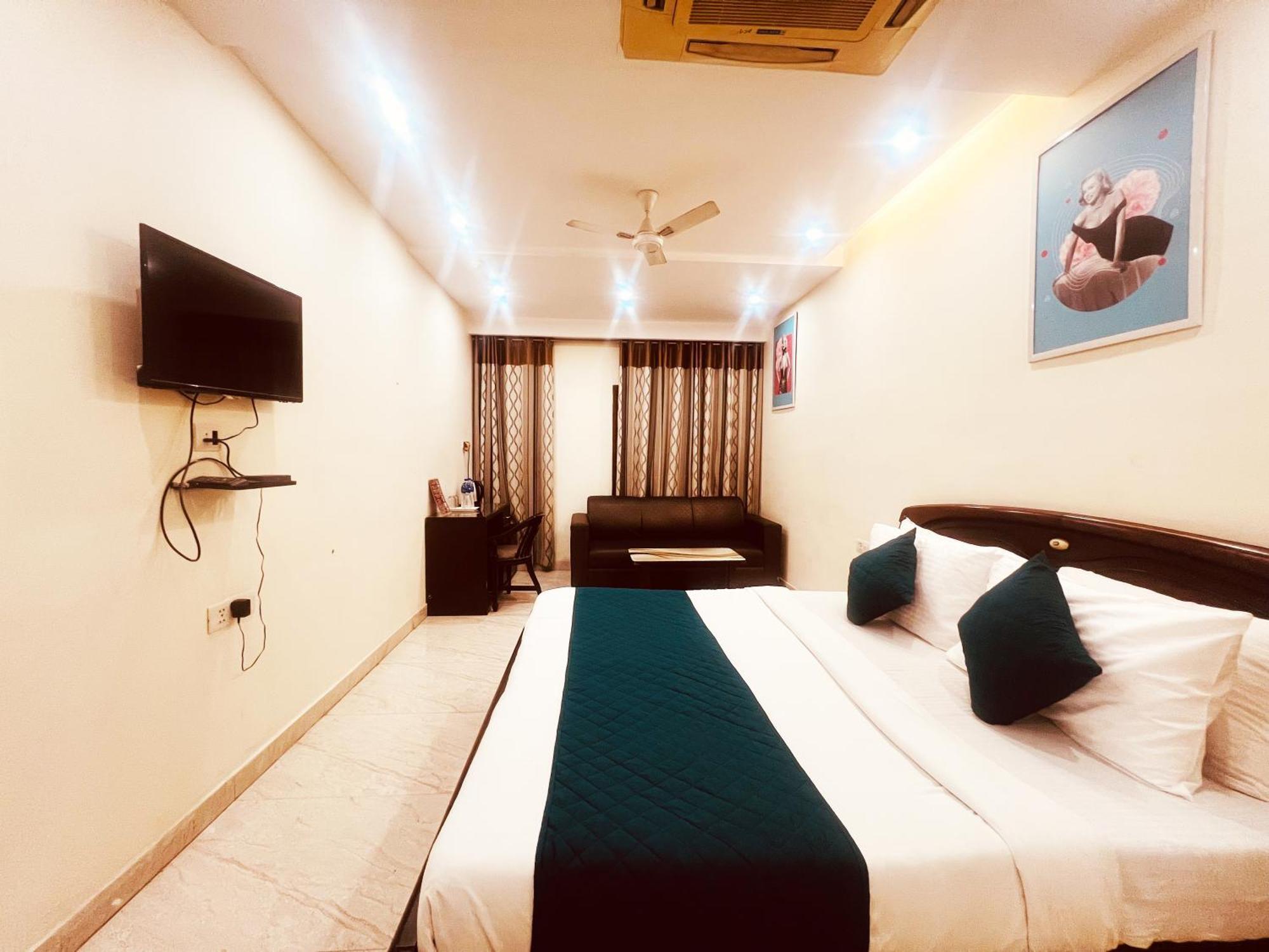 Lagoona And Banquet Hall Hotel