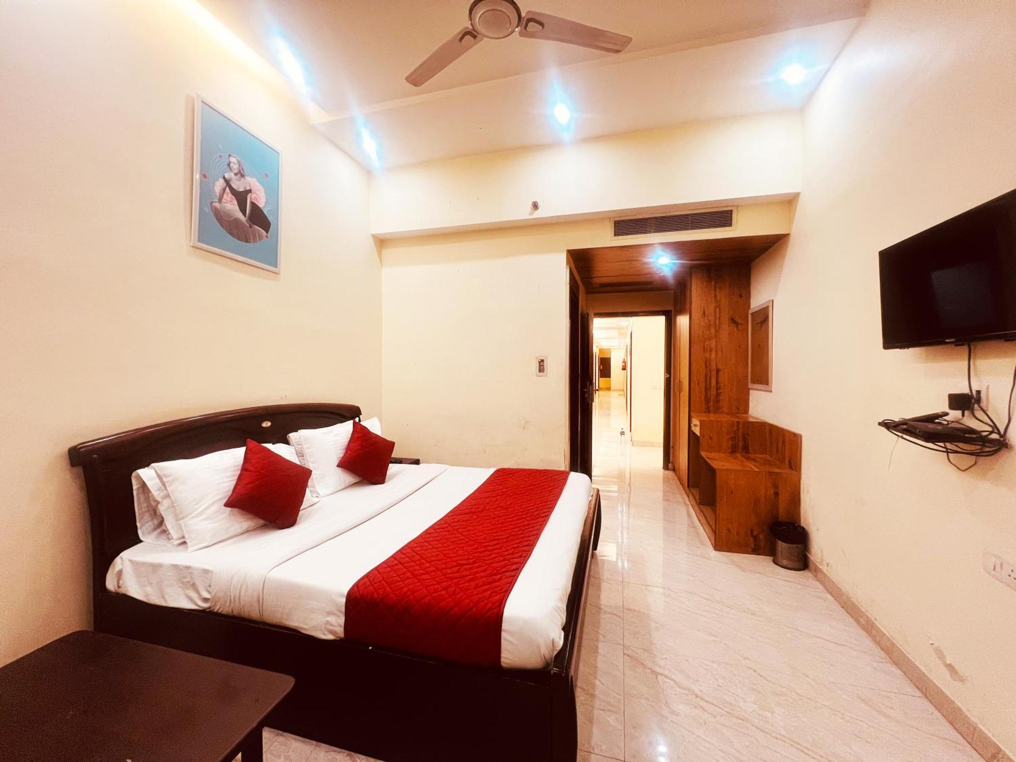 Lagoona And Banquet Hall Hotel New Delhi