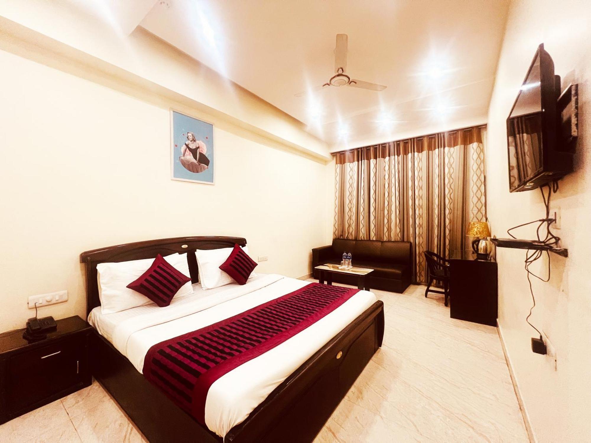 Lagoona And Banquet Hall Hotel