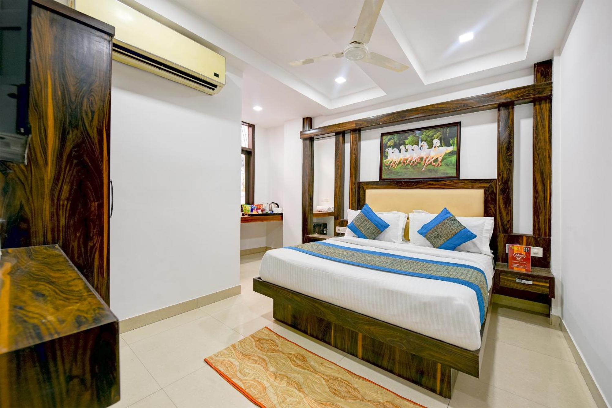 Bhartia - Train Station Hotel 3*