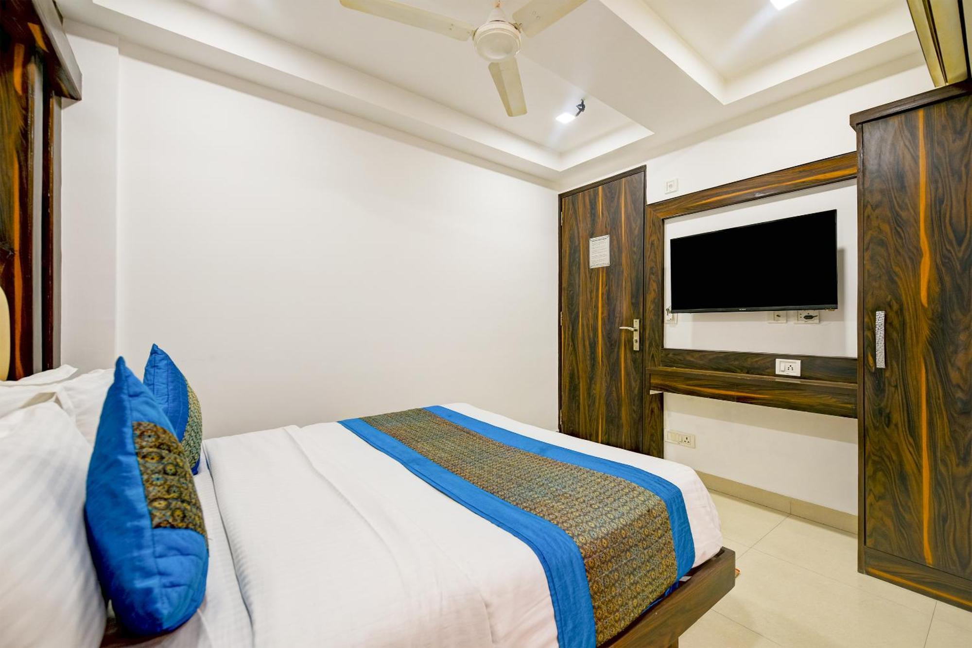 Bhartia - Train Station Hotel