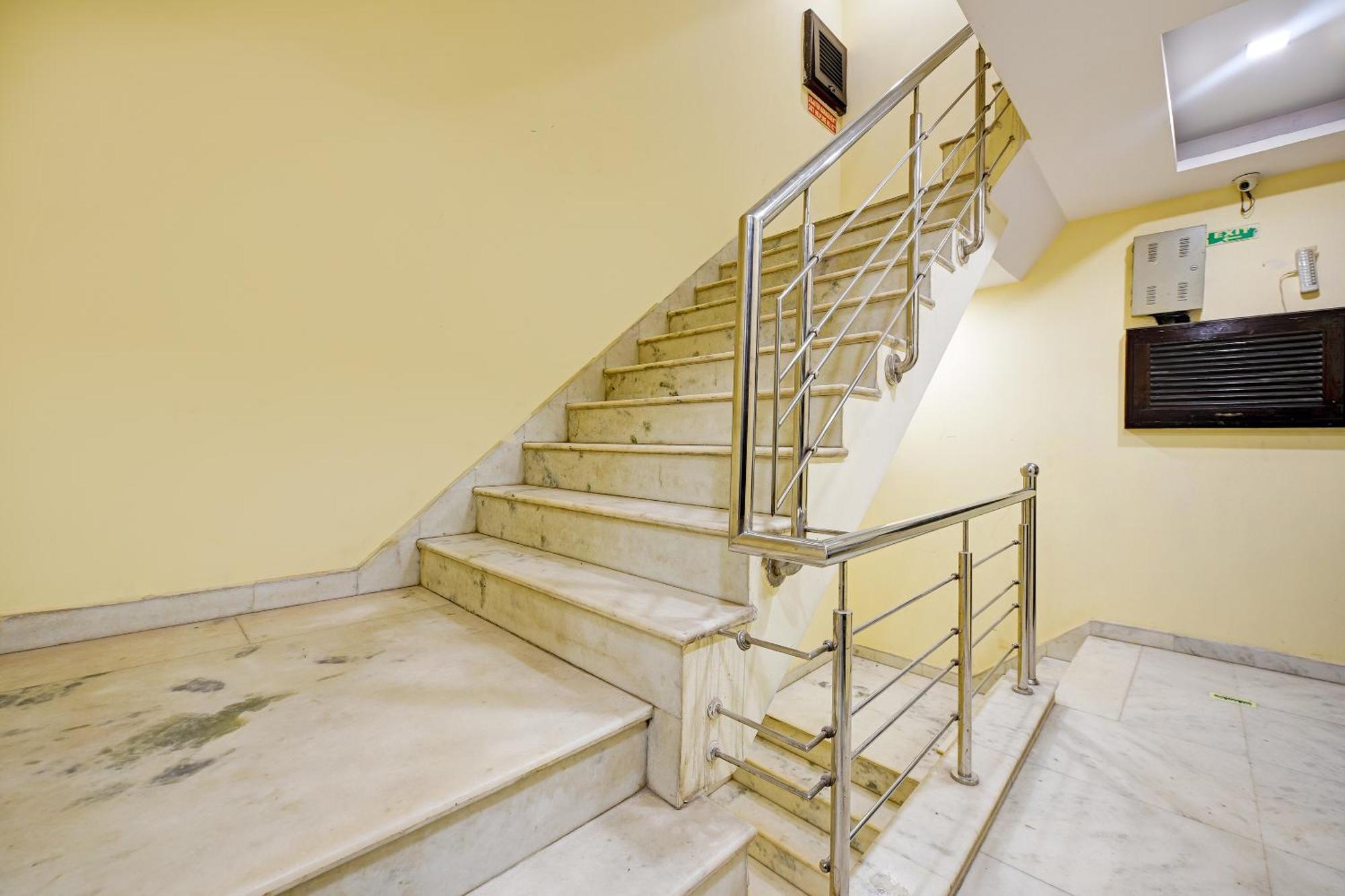Hotel Bhartia - Train Station 3*
