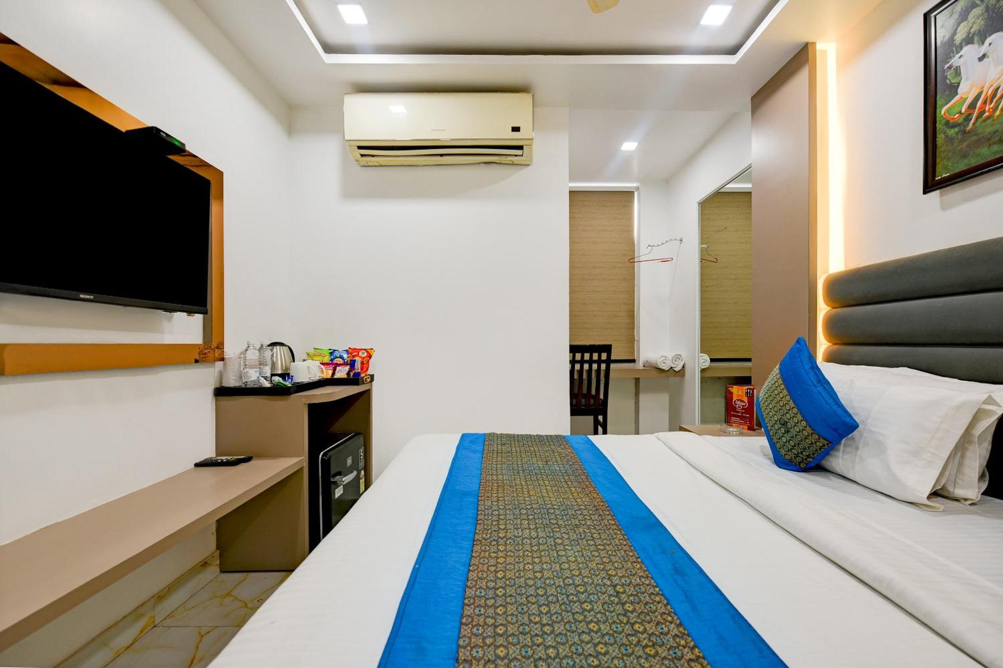 Hotel Bhartia - Train Station 3*