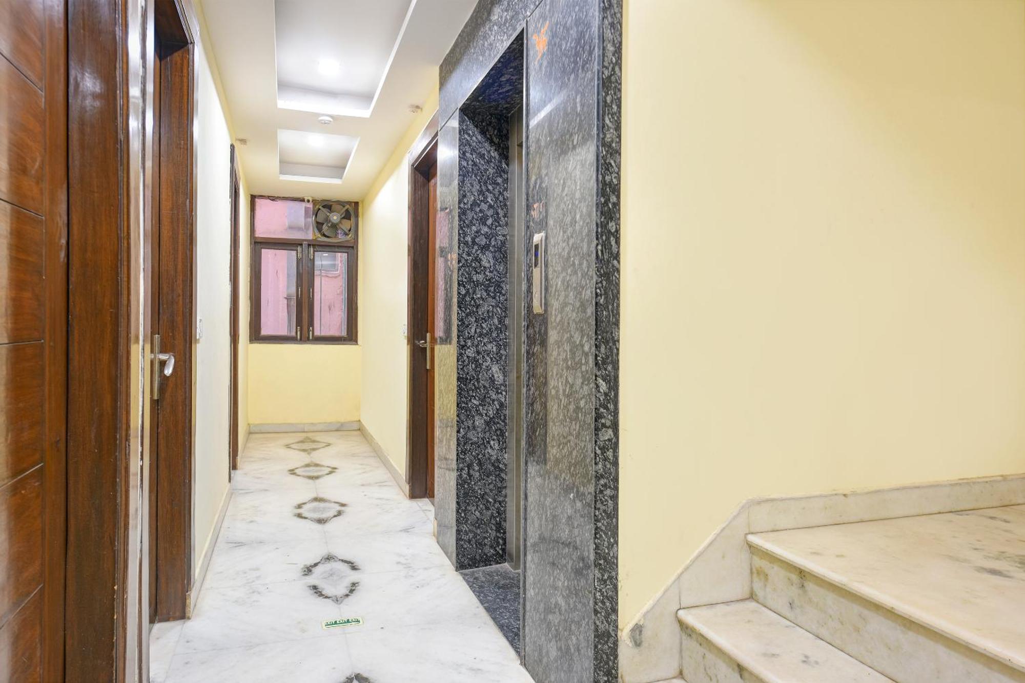 Bhartia - Train Station Hotel