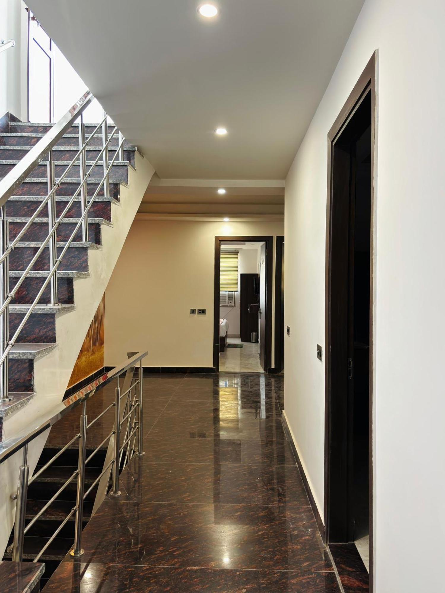 Ecg Grand Inn-near Delhi Airport *