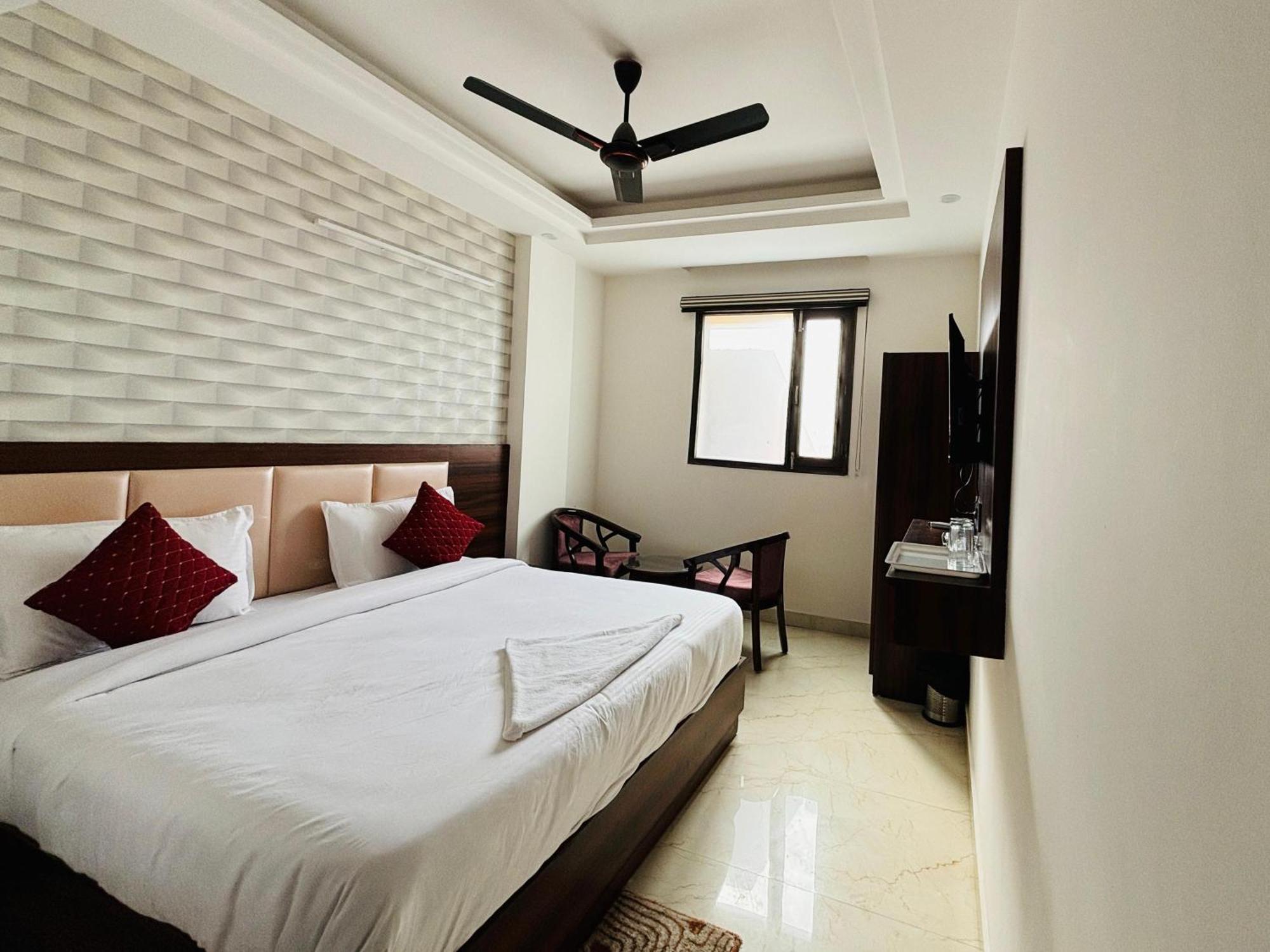Hotel Ecg Grand Inn-near Delhi Airport *