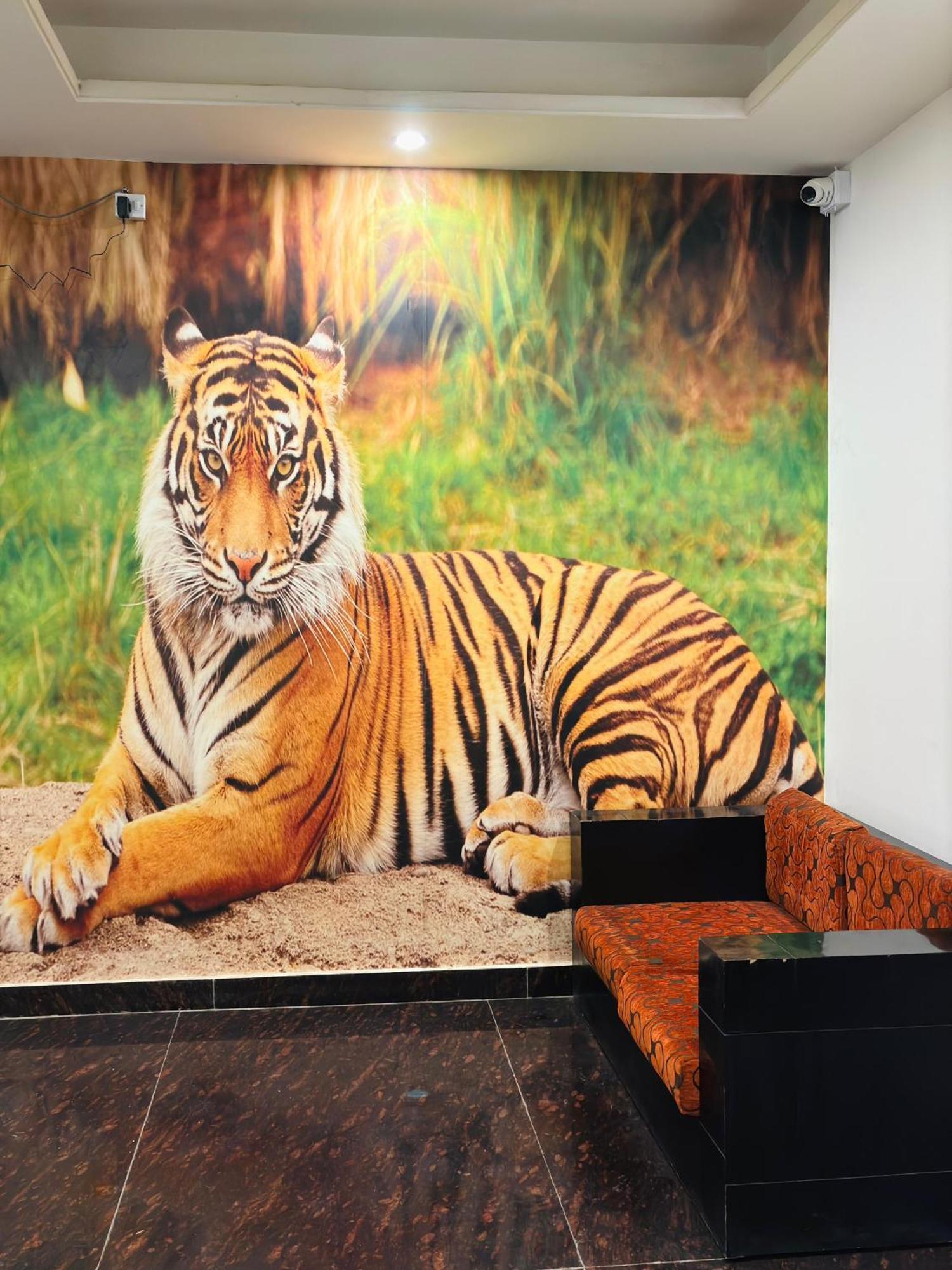 Ecg Grand Inn-near Delhi Airport Hotel