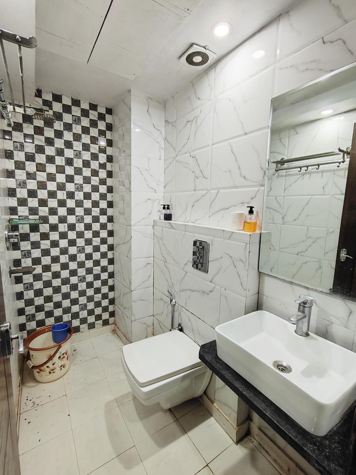 Saffron Paharganj Bed & Breakfast