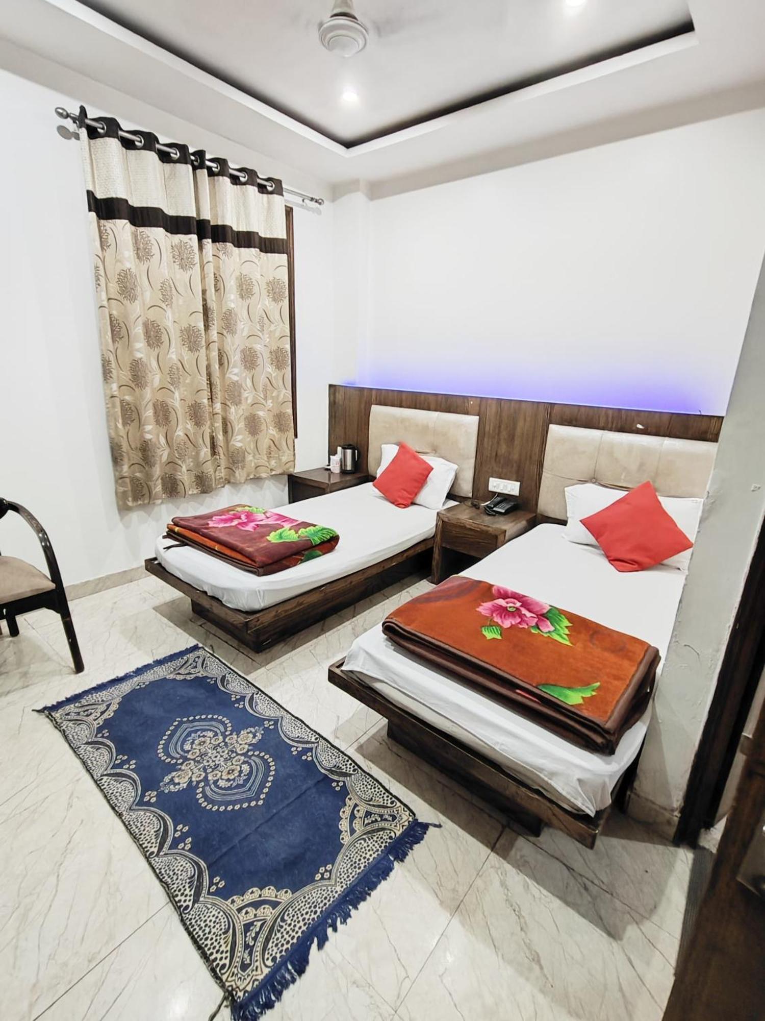 Saffron Paharganj Bed & Breakfast