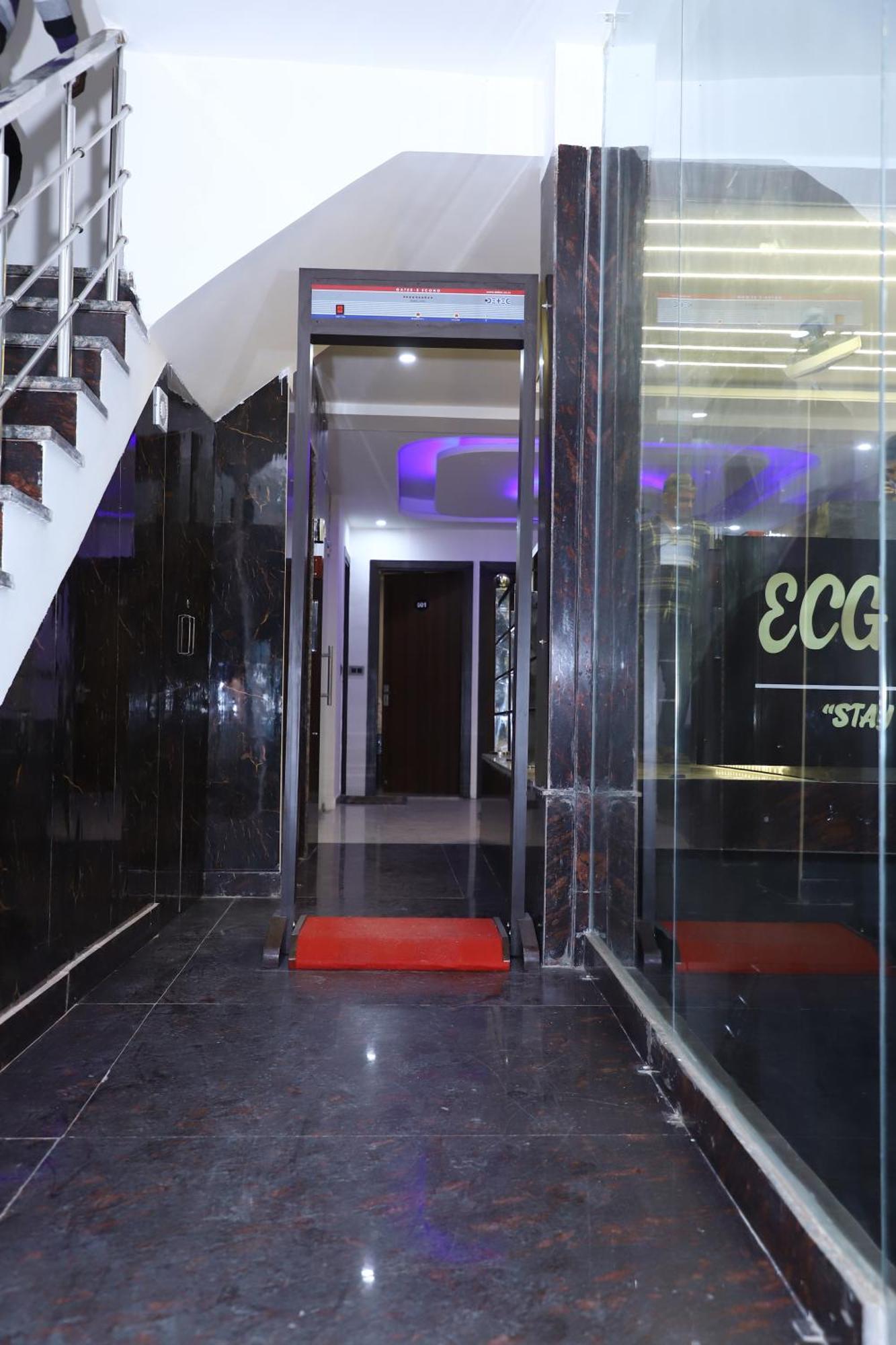 Ecg Grand Inn-near Delhi Airport *