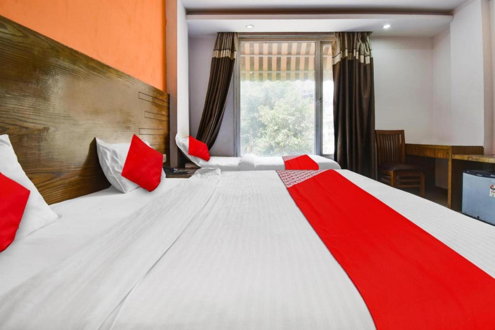 Ambience -5 Mints Walk From Railway Station New Delhi