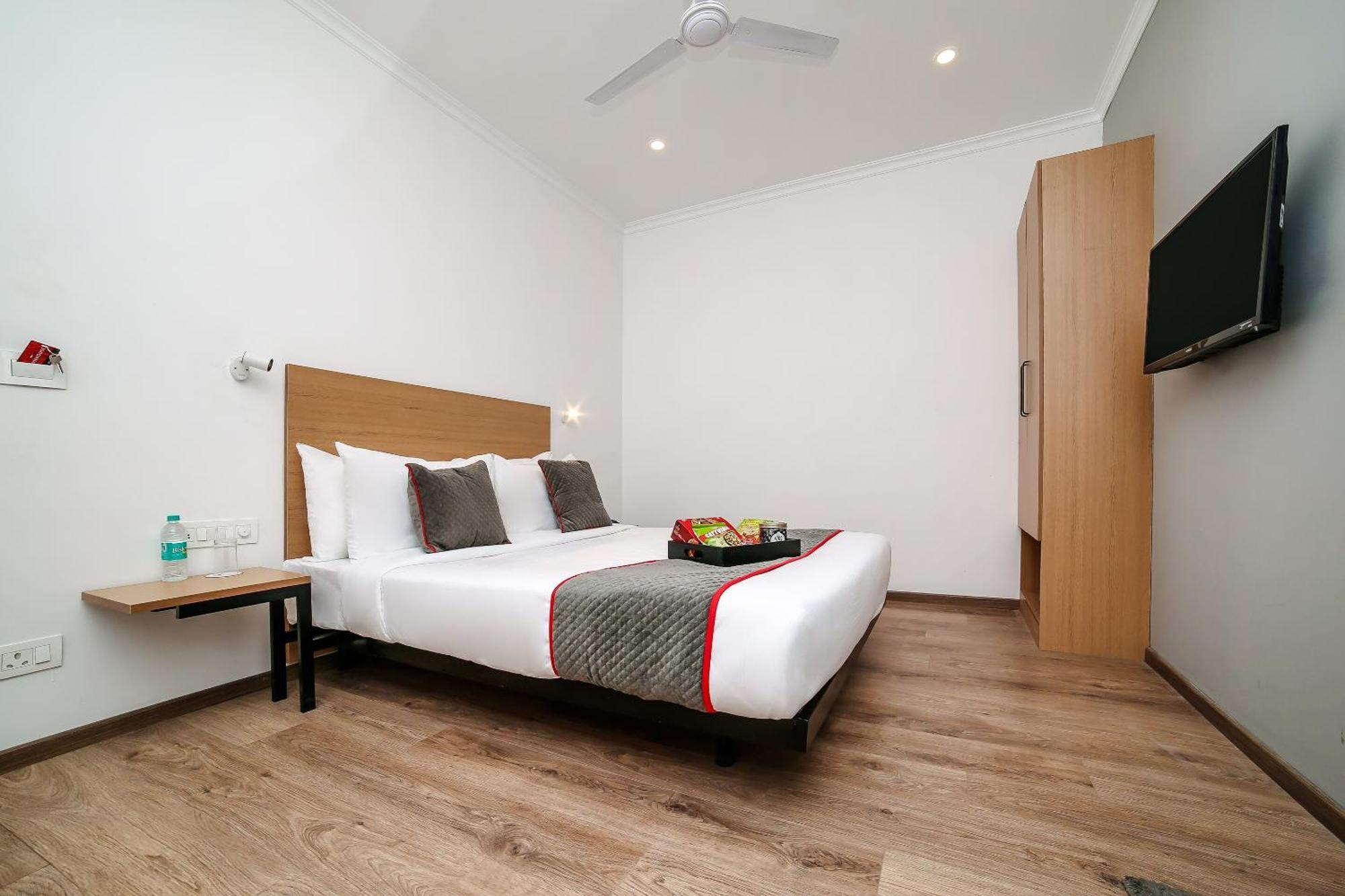 Townhouse Chattarpur Opp. Tivoli Garden Near Chhatarpur Metro Station New Delhi