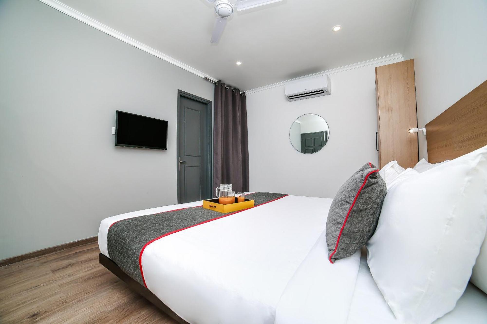 Townhouse Chattarpur Opp. Tivoli Garden Near Chhatarpur Metro Station Hotel 4*