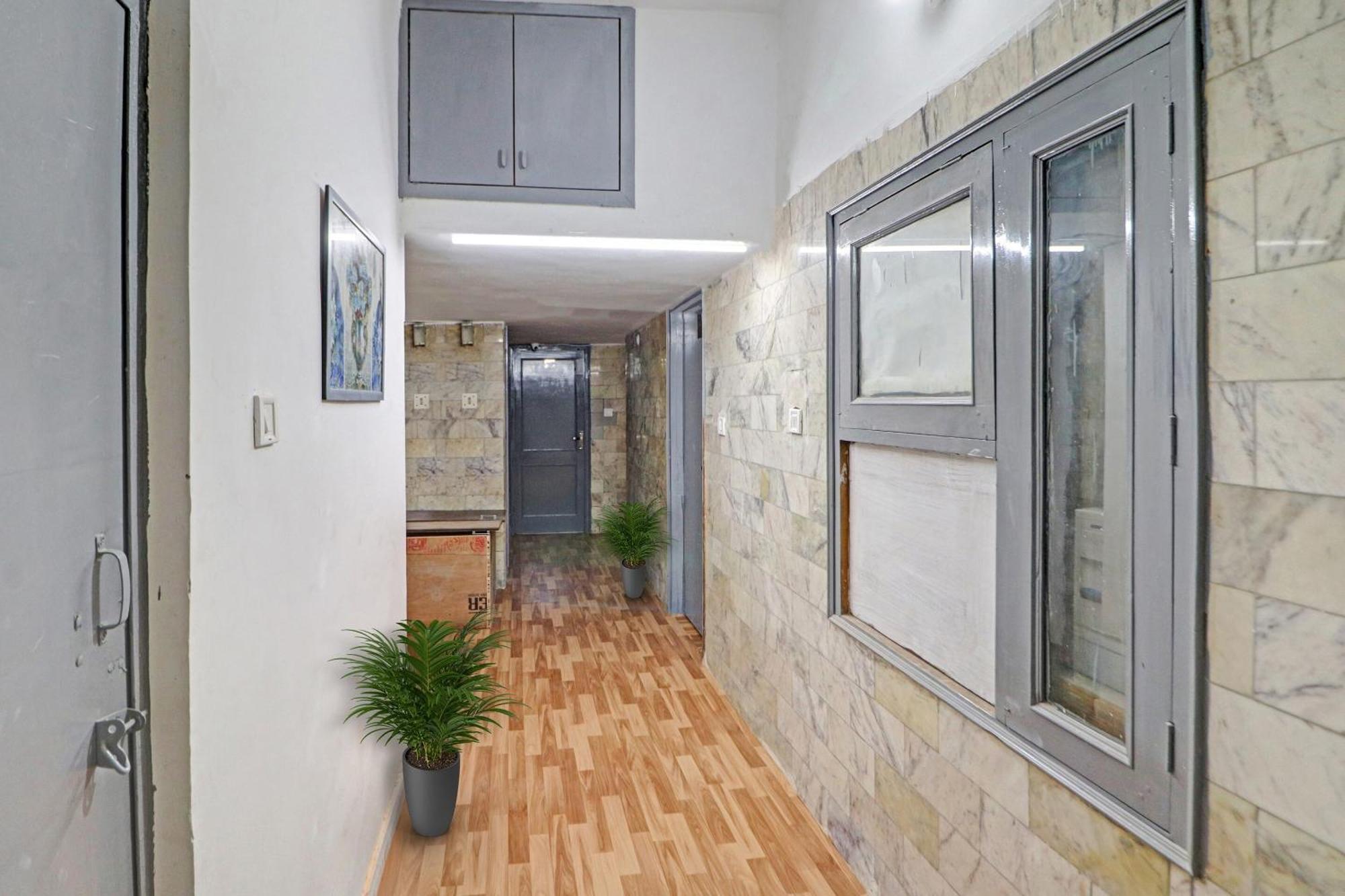 The Town House Jps Near Live Well Pharmacy Hotel 4*