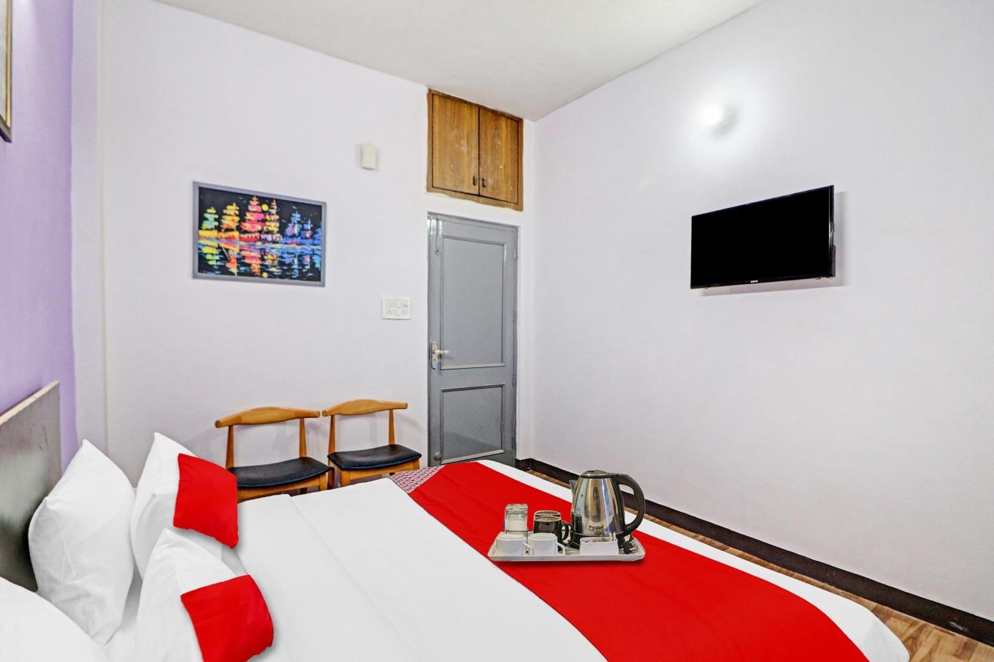 Hotel The Town House Jps Near Live Well Pharmacy Delhi (National Capital Territory of India)