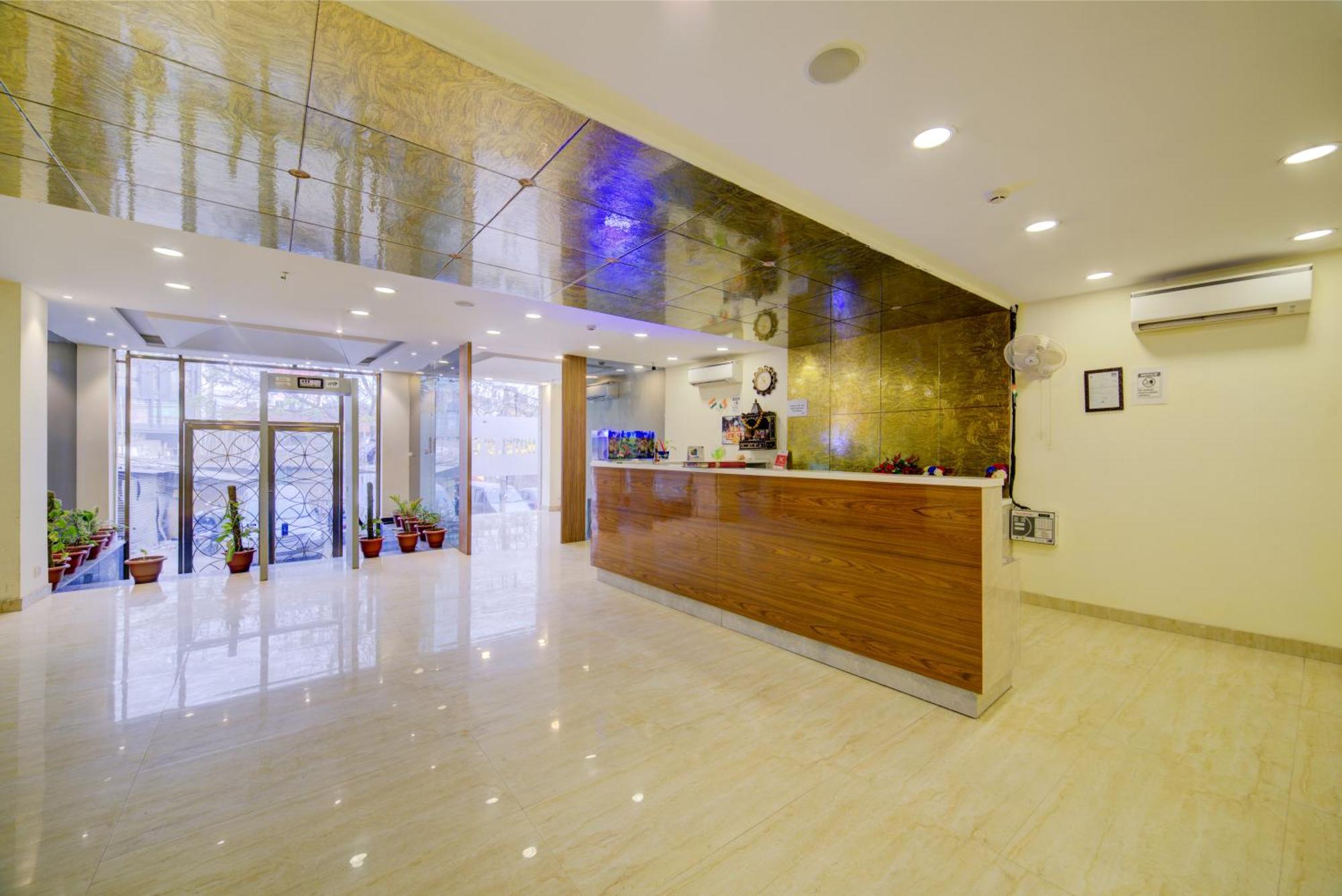 Grand By D'capitol Near Delhi Airport