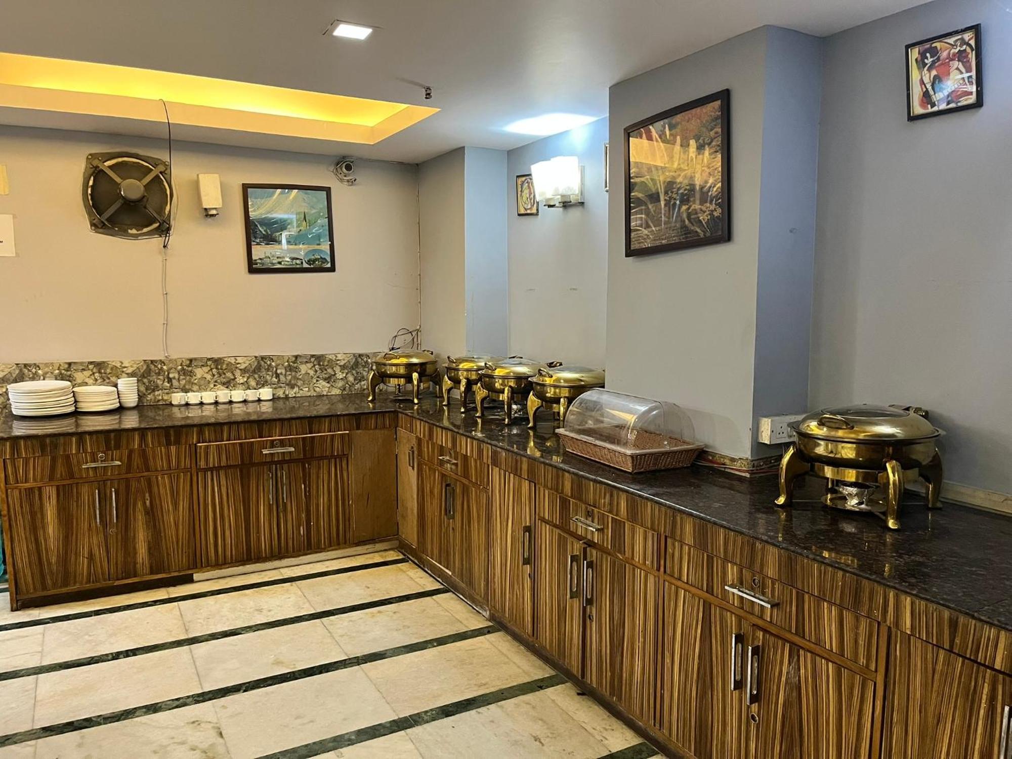 Hotel Trio Intercontinental - Patel Nagar New Delhi