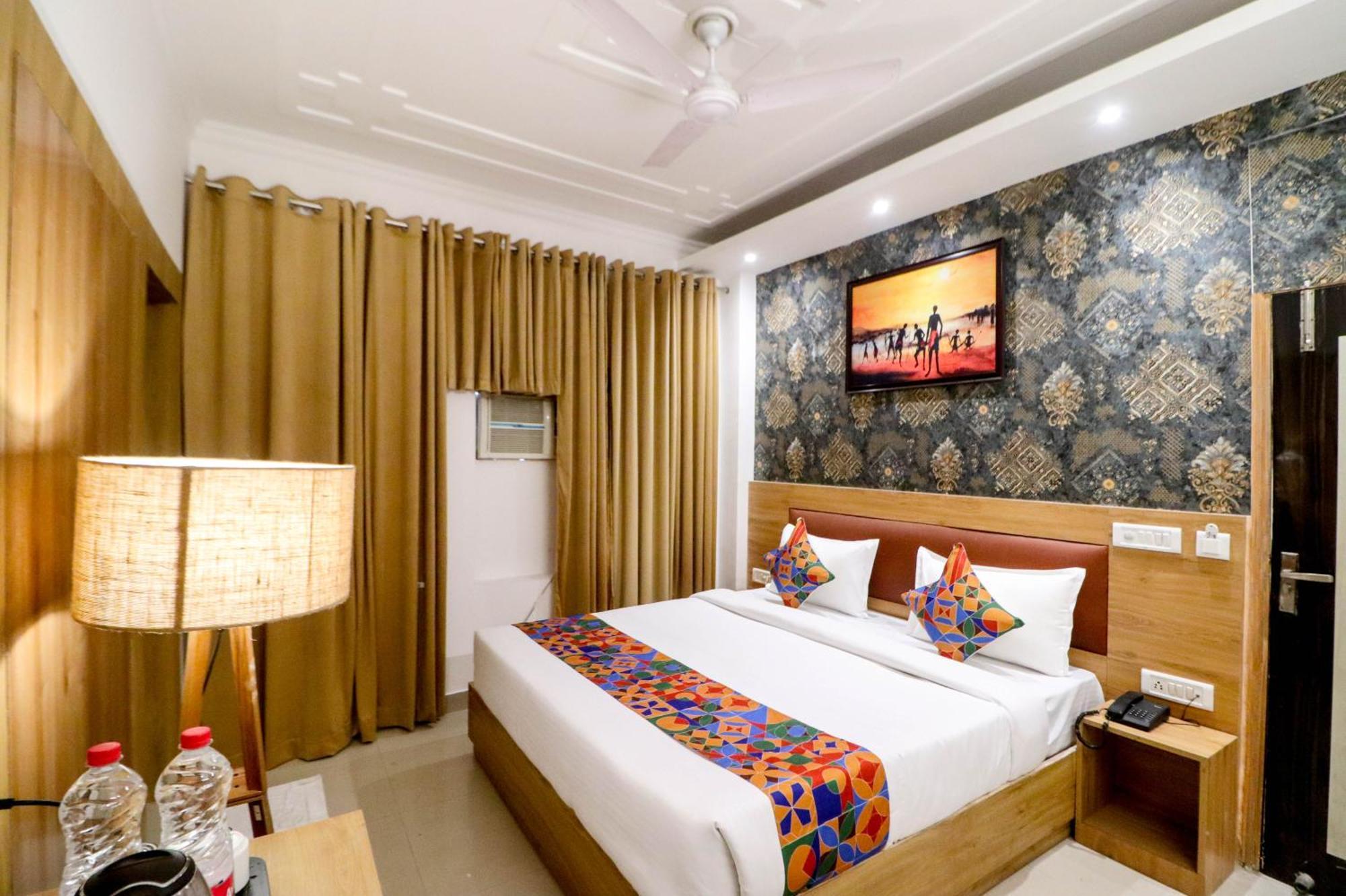 Hotel Vvs Near Delhi Airport 3*