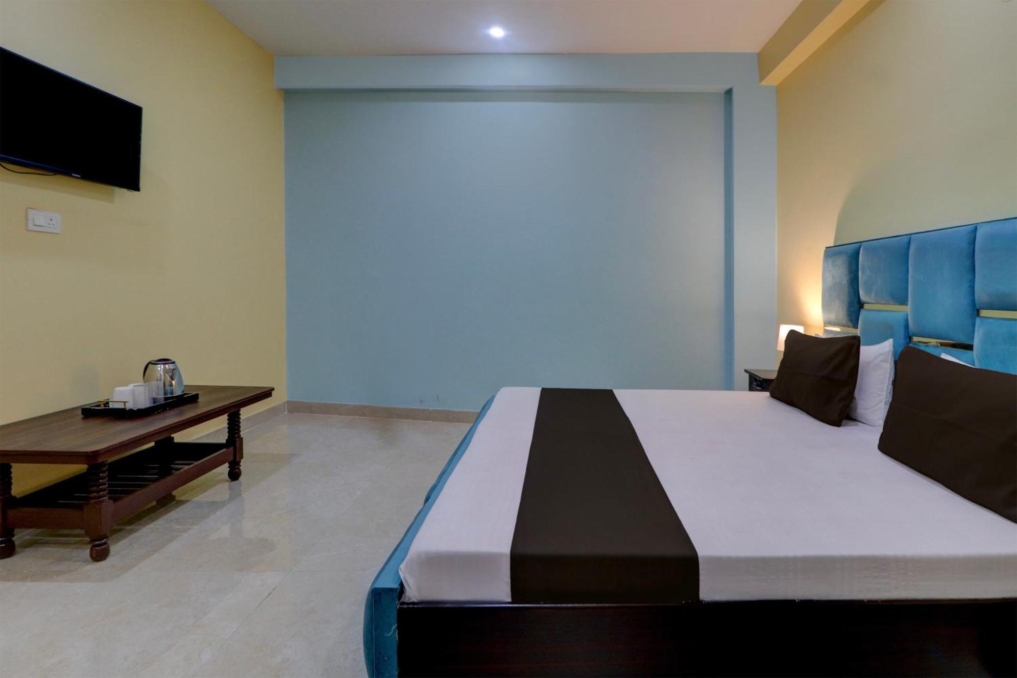 Hotel O Big Tree 3*