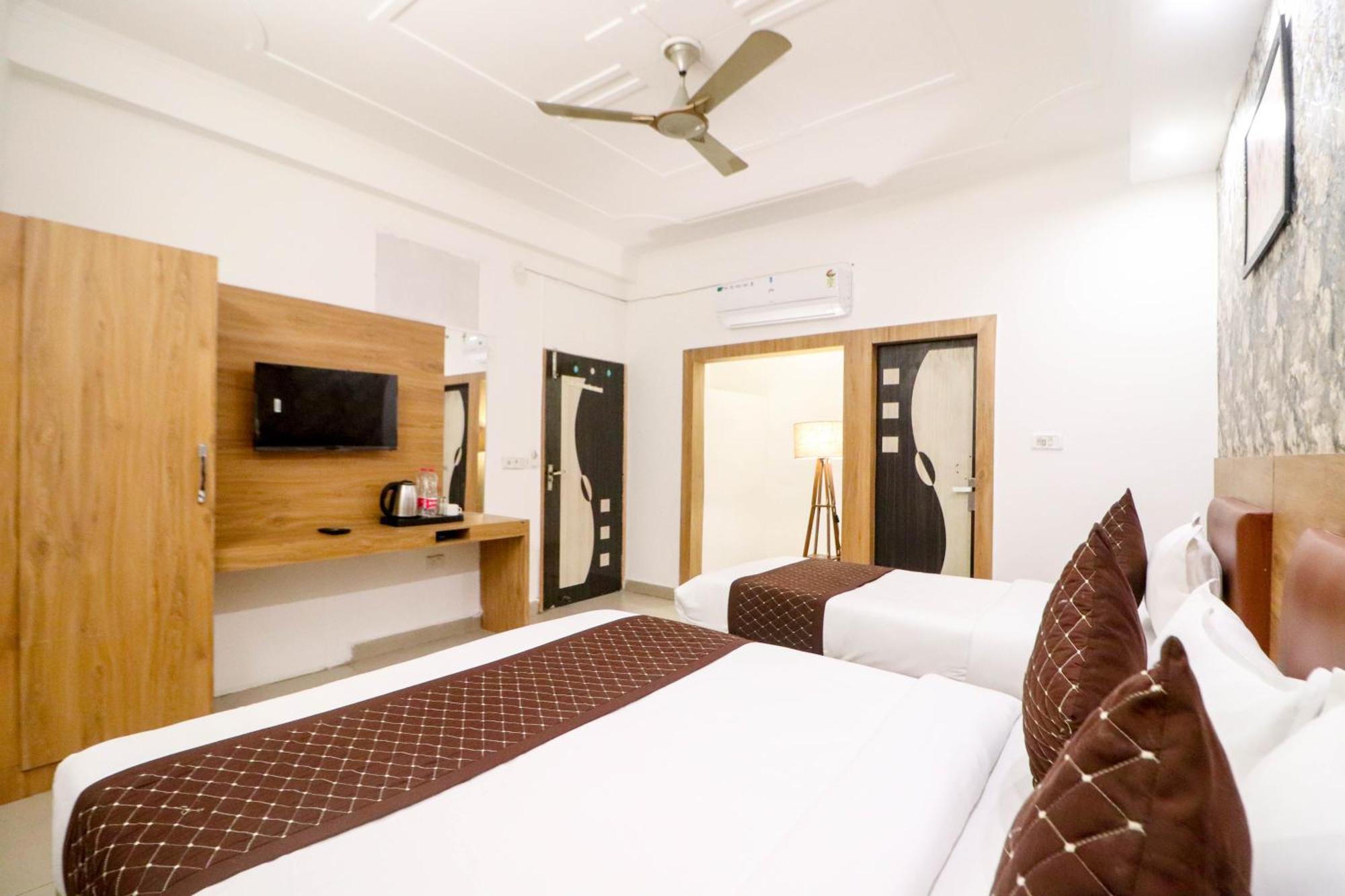 Hotel Vvs Near Delhi Airport