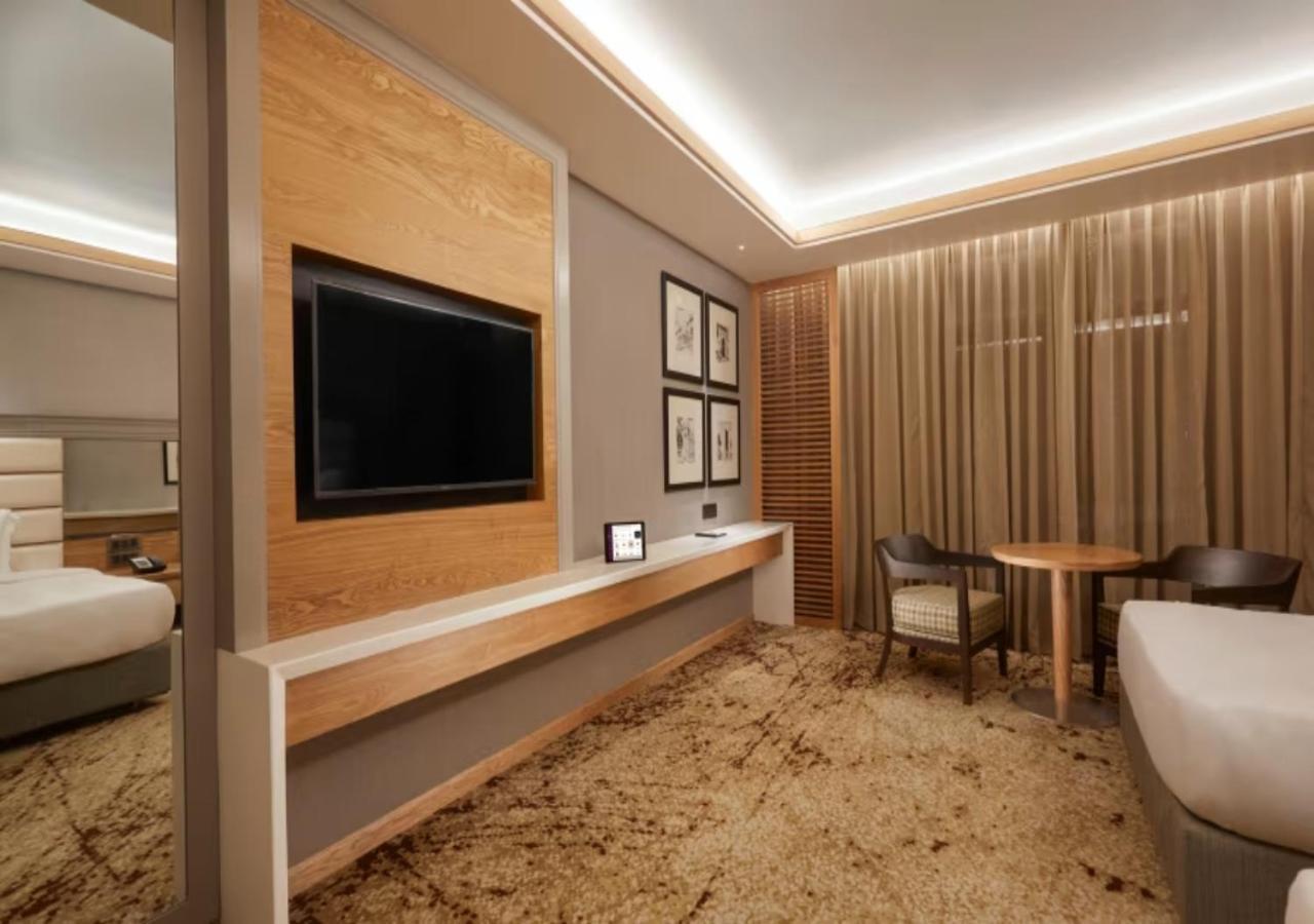 Hotel Empire Suites Hotel 4*