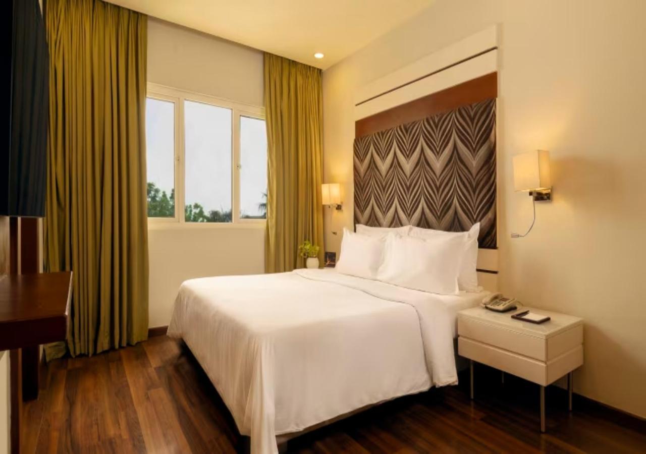 Hotel Empire Suites Hotel 4*