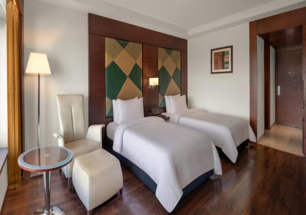 Hotel Empire Suites 4* New Delhi