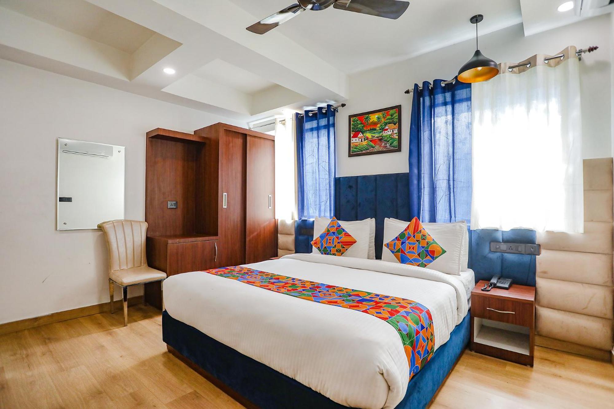 Fabhotel Rs Golden - Nr Nehru Place Market