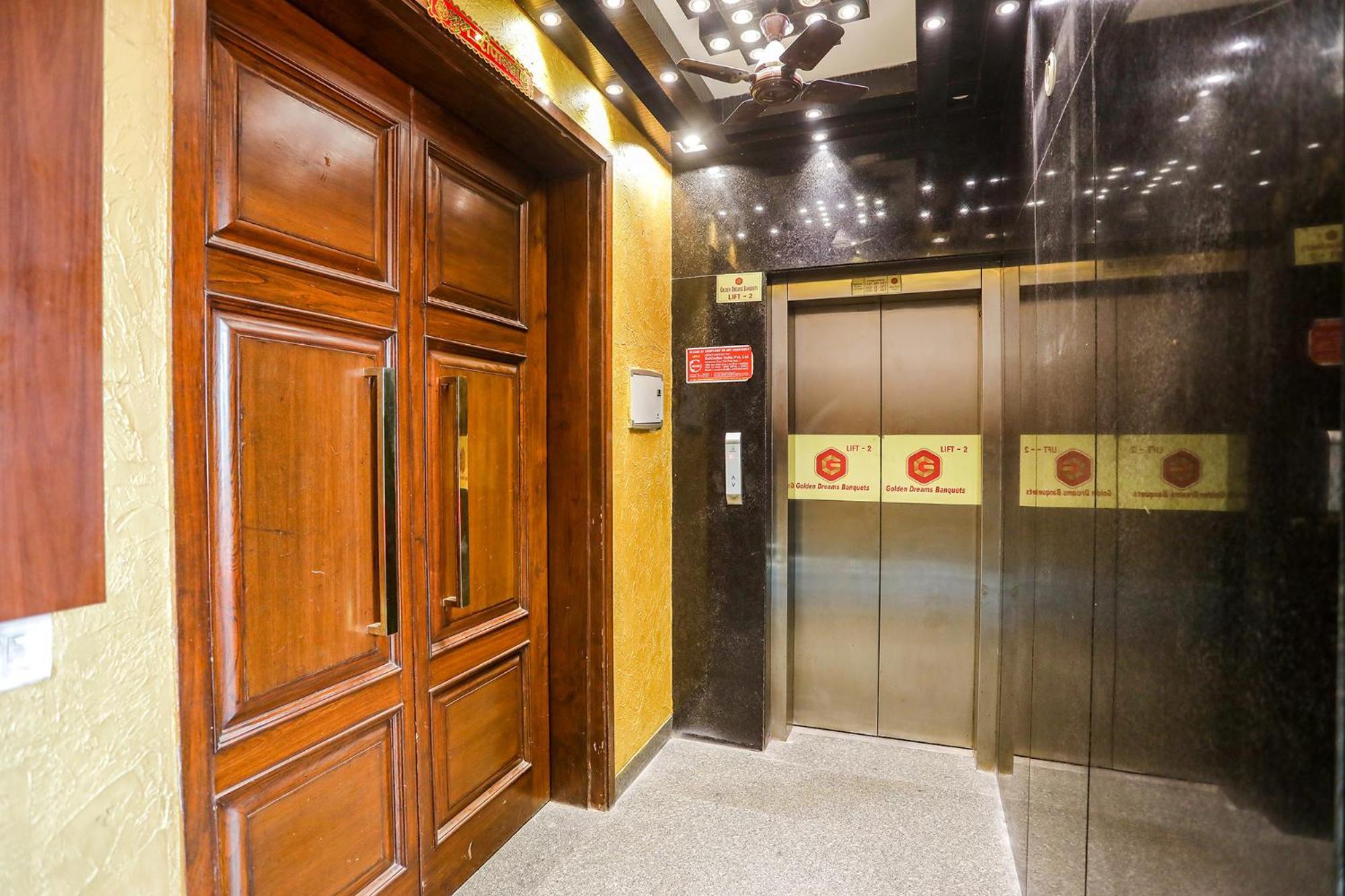 Fabhotel Rs Golden - Nr Nehru Place Market 3* Nova Deli