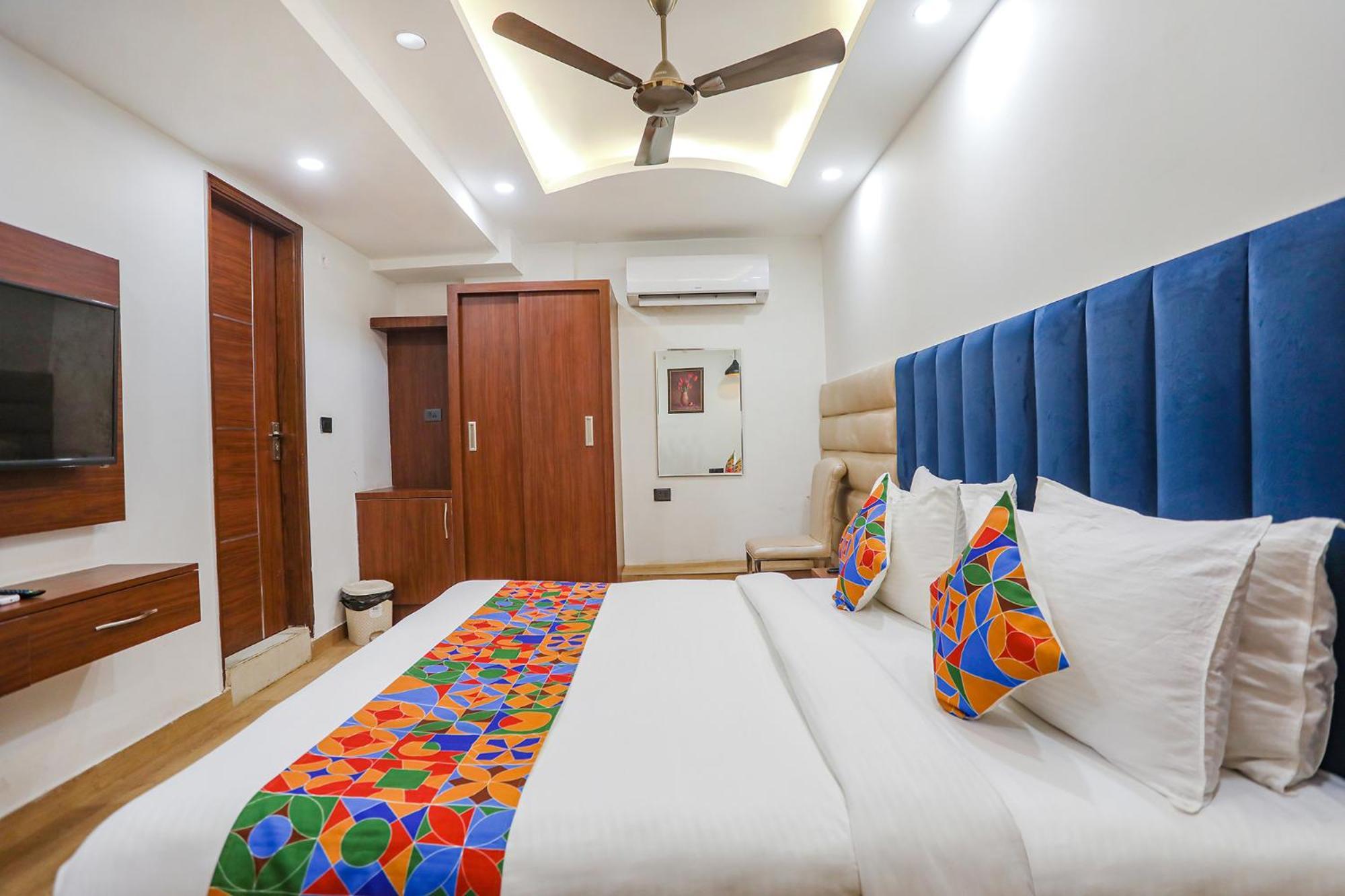 Fabhotel Rs Golden - Nr Nehru Place Market Hotel