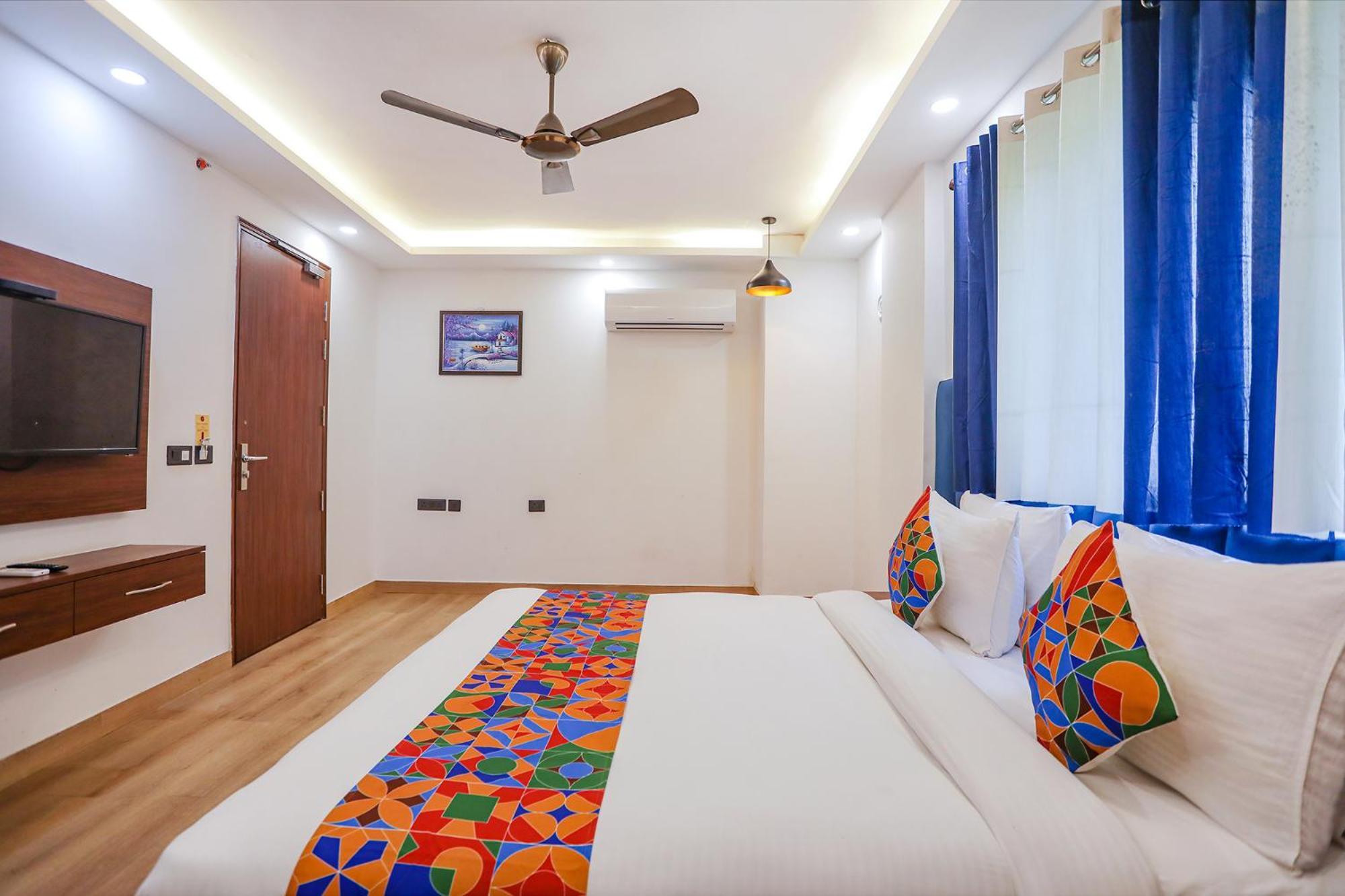 Fabhotel Rs Golden - Nr Nehru Place Market Hotel